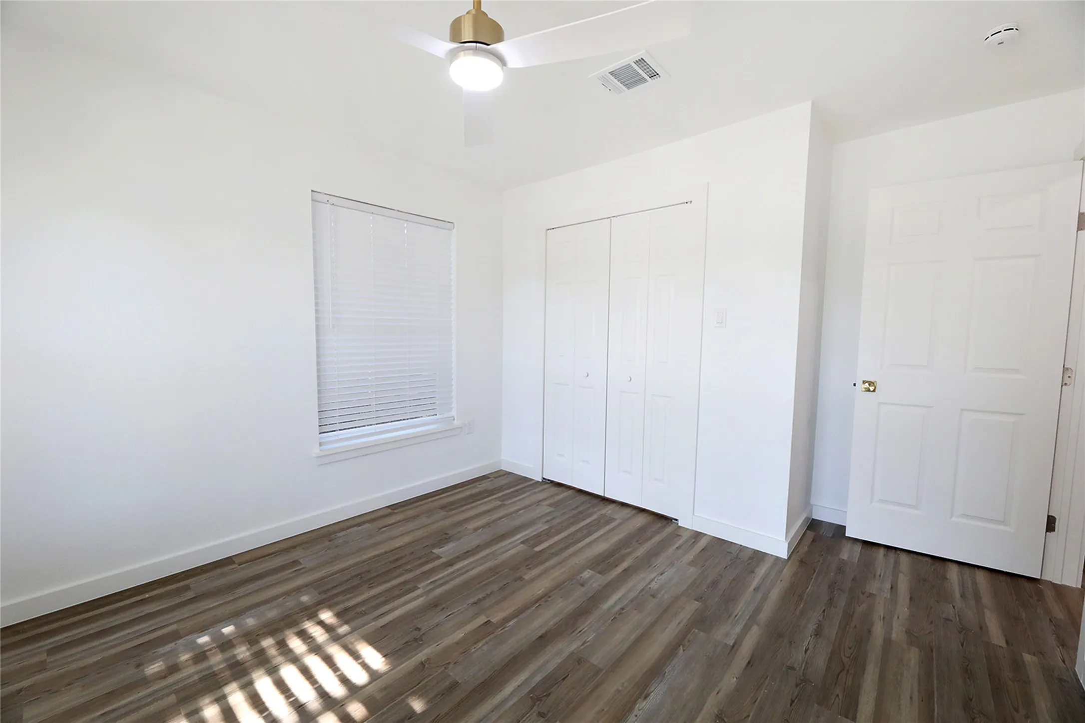 Single Family Residence For Sale in Montague County , 506 Lindsey Street, Bowie, Texas 76230, 4 Bedroom, 2 Bathroom, 1 Garage spaces, 1,482 Sqft, built in 1958, mls#21404748, Real Estate Agent in Bowie, Homes For Sale in Montague county, Homes For Sale in Bowie, Realtor in Bowie Texas, Real Estate Brokerage Independent Realty Texas, Luminita Cordes Realtor