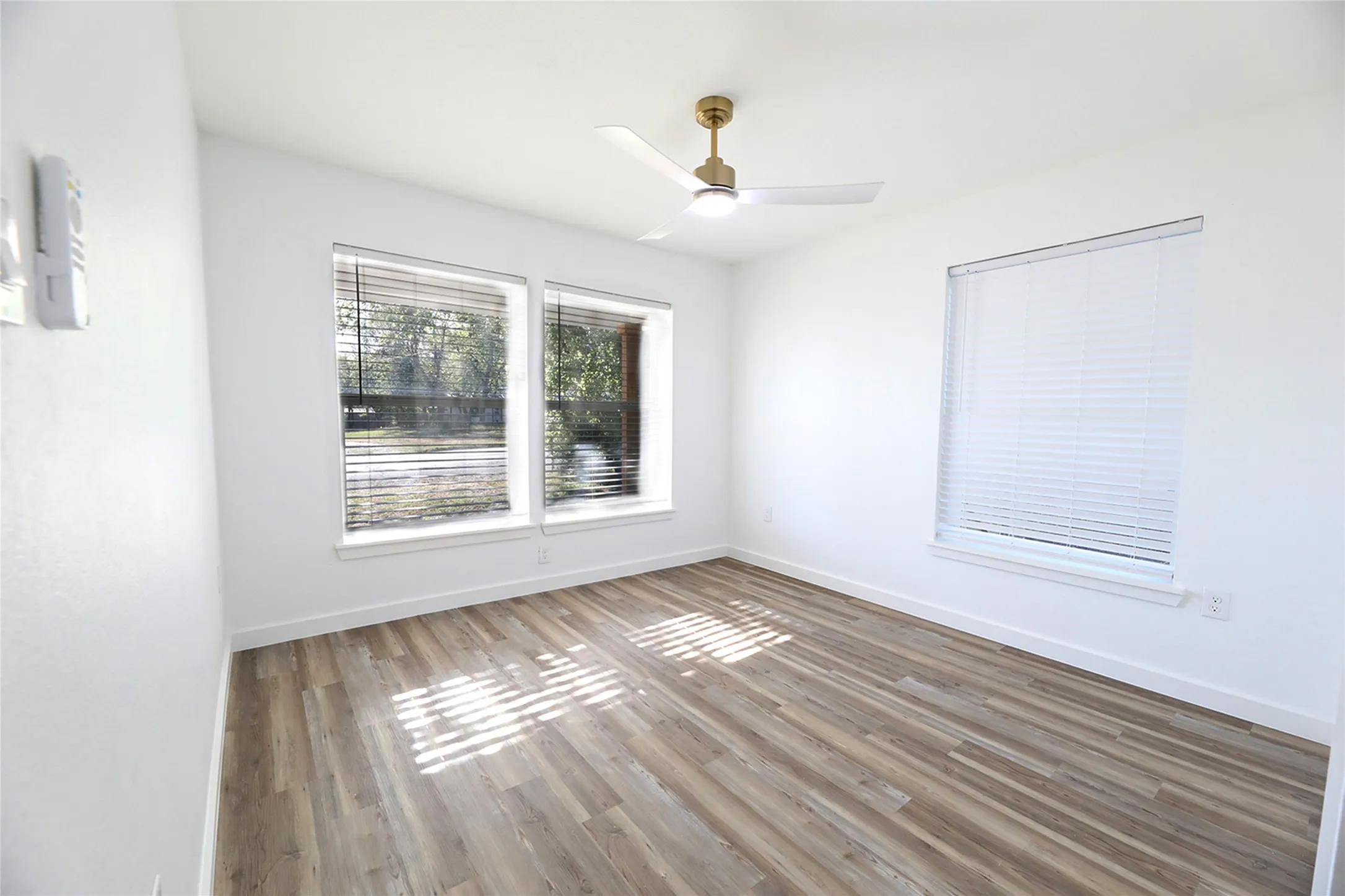 Single Family Residence For Sale in Montague County , 506 Lindsey Street, Bowie, Texas 76230, 4 Bedroom, 2 Bathroom, 1 Garage spaces, 1,482 Sqft, built in 1958, mls#21404748, Real Estate Agent in Bowie, Homes For Sale in Montague county, Homes For Sale in Bowie, Realtor in Bowie Texas, Real Estate Brokerage Independent Realty Texas, Luminita Cordes Realtor