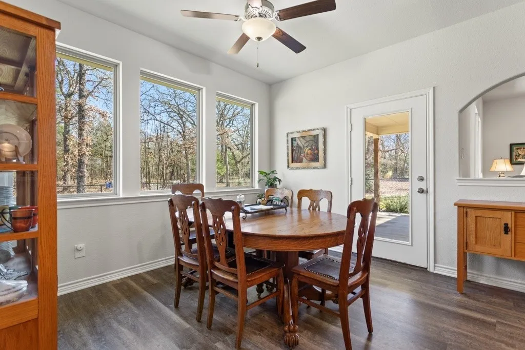 Single Family Residence For Sale in Henderson County , 10273 Private Road 5211, Malakoff, Texas 75148, 3 Bedroom, 2 Bathroom, 2 Garage spaces, 1,889 Sqft, built in 2022, mls#21407079, Real Estate Agent in Malakoff, Homes For Sale in Henderson county, Homes For Sale in Malakoff, Realtor in Malakoff Texas, Real Estate Brokerage Independent Realty Texas, Luminita Cordes Realtor
