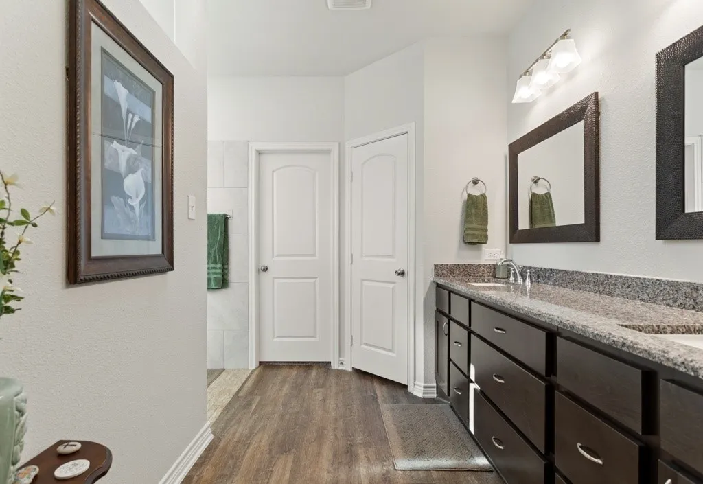 Single Family Residence For Sale in Henderson County , 10273 Private Road 5211, Malakoff, Texas 75148, 3 Bedroom, 2 Bathroom, 2 Garage spaces, 1,889 Sqft, built in 2022, mls#21407079, Real Estate Agent in Malakoff, Homes For Sale in Henderson county, Homes For Sale in Malakoff, Realtor in Malakoff Texas, Real Estate Brokerage Independent Realty Texas, Luminita Cordes Realtor
