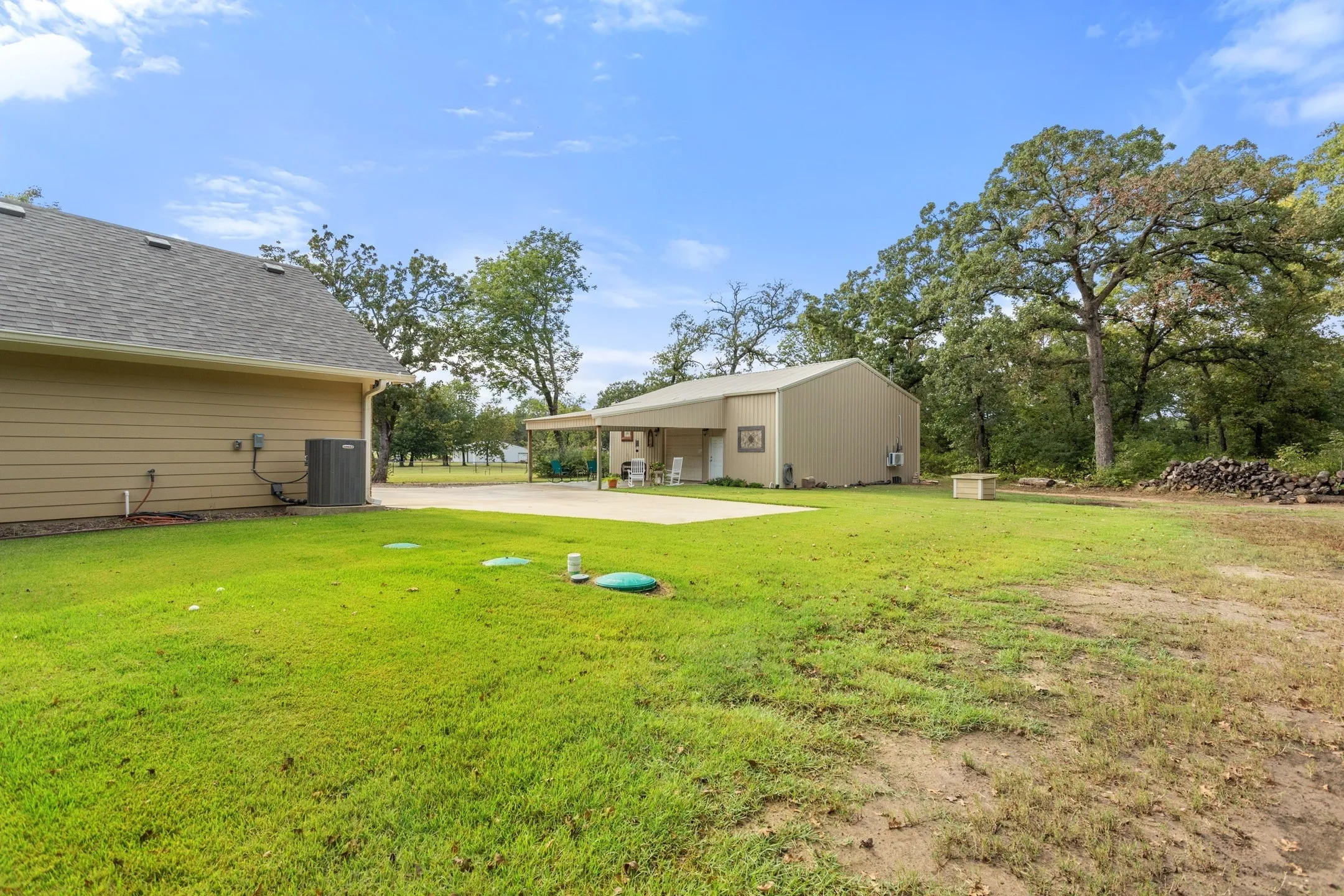 Single Family Residence For Sale in Henderson County , 10273 Private Road 5211, Malakoff, Texas 75148, 3 Bedroom, 2 Bathroom, 2 Garage spaces, 1,889 Sqft, built in 2022, mls#21407079, Real Estate Agent in Malakoff, Homes For Sale in Henderson county, Homes For Sale in Malakoff, Realtor in Malakoff Texas, Real Estate Brokerage Independent Realty Texas, Luminita Cordes Realtor