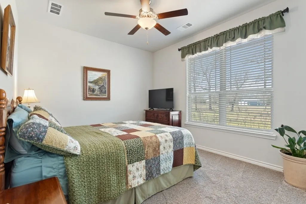 Single Family Residence For Sale in Henderson County , 10273 Private Road 5211, Malakoff, Texas 75148, 3 Bedroom, 2 Bathroom, 2 Garage spaces, 1,889 Sqft, built in 2022, mls#21407079, Real Estate Agent in Malakoff, Homes For Sale in Henderson county, Homes For Sale in Malakoff, Realtor in Malakoff Texas, Real Estate Brokerage Independent Realty Texas, Luminita Cordes Realtor