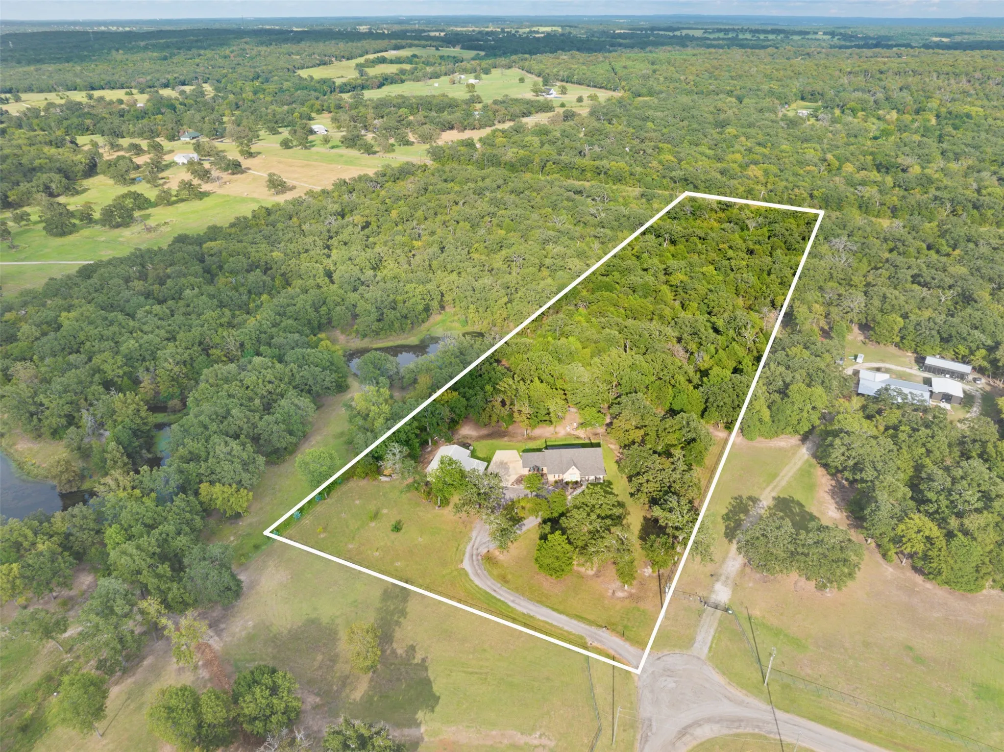 Single Family Residence For Sale in Henderson County , 10273 Private Road 5211, Malakoff, Texas 75148, 3 Bedroom, 2 Bathroom, 2 Garage spaces, 1,889 Sqft, built in 2022, mls#21407079, Real Estate Agent in Malakoff, Homes For Sale in Henderson county, Homes For Sale in Malakoff, Realtor in Malakoff Texas, Real Estate Brokerage Independent Realty Texas, Luminita Cordes Realtor