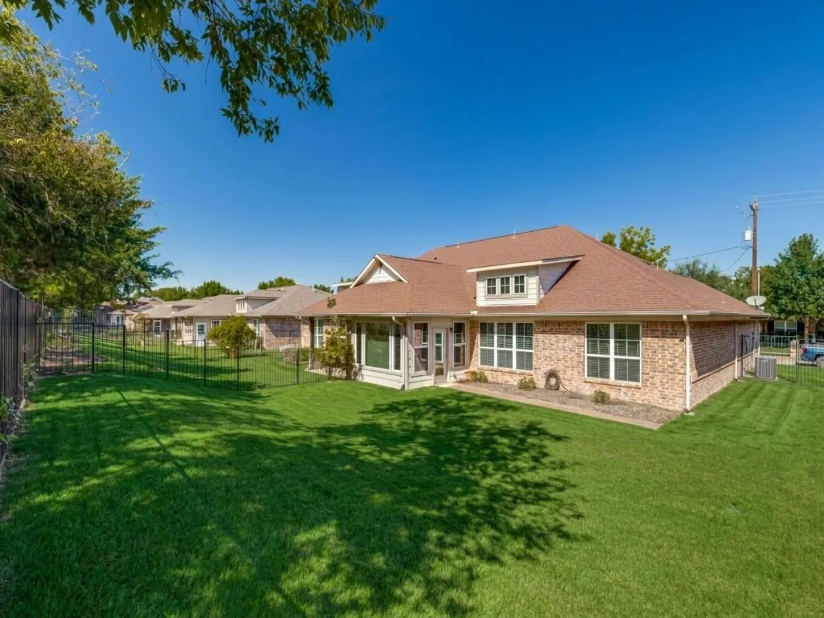Single Family Residence For Sale in Collin County , 320 Terra Verde Lane, Mc Kinney, Texas 75069, 2 Bedroom, 2 Bathroom, 2 Garage spaces, 1,498 Sqft, built in 2012, mls#21399038, Real Estate Agent in Mc Kinney, Homes For Sale in Collin county, Homes For Sale in Mc Kinney, Realtor in Mc Kinney Texas, Real Estate Brokerage Independent Realty Texas, Luminita Cordes Realtor
