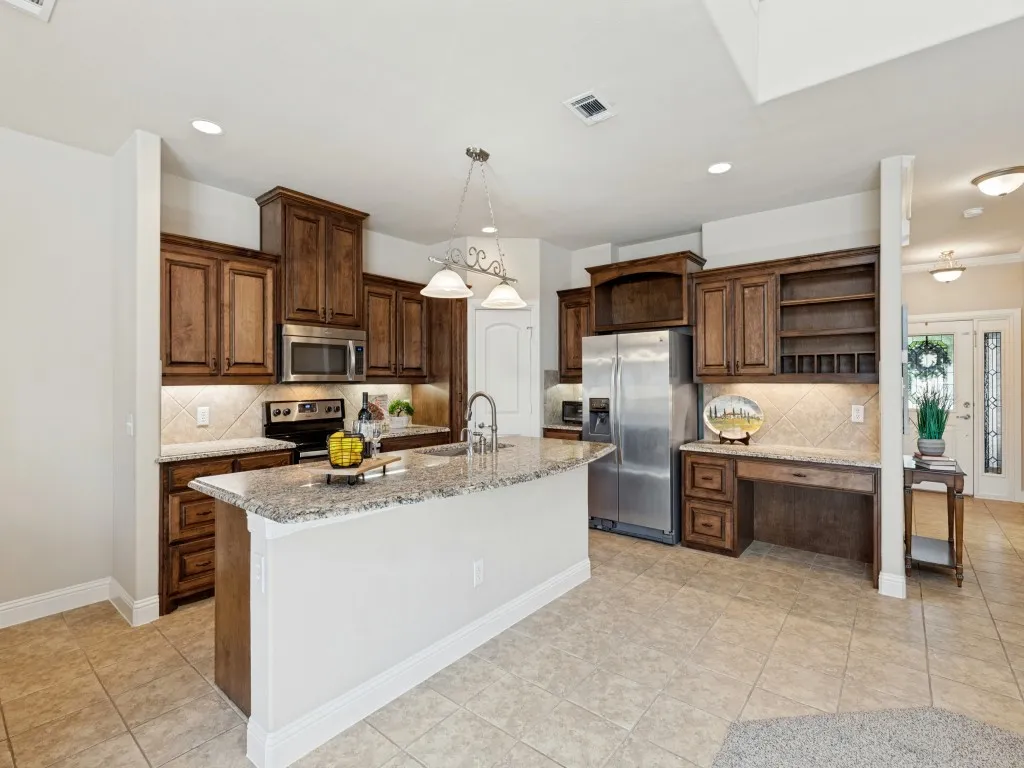 Single Family Residence For Sale in Collin County , 320 Terra Verde Lane, Mc Kinney, Texas 75069, 2 Bedroom, 2 Bathroom, 2 Garage spaces, 1,498 Sqft, built in 2012, mls#21399038, Real Estate Agent in Mc Kinney, Homes For Sale in Collin county, Homes For Sale in Mc Kinney, Realtor in Mc Kinney Texas, Real Estate Brokerage Independent Realty Texas, Luminita Cordes Realtor