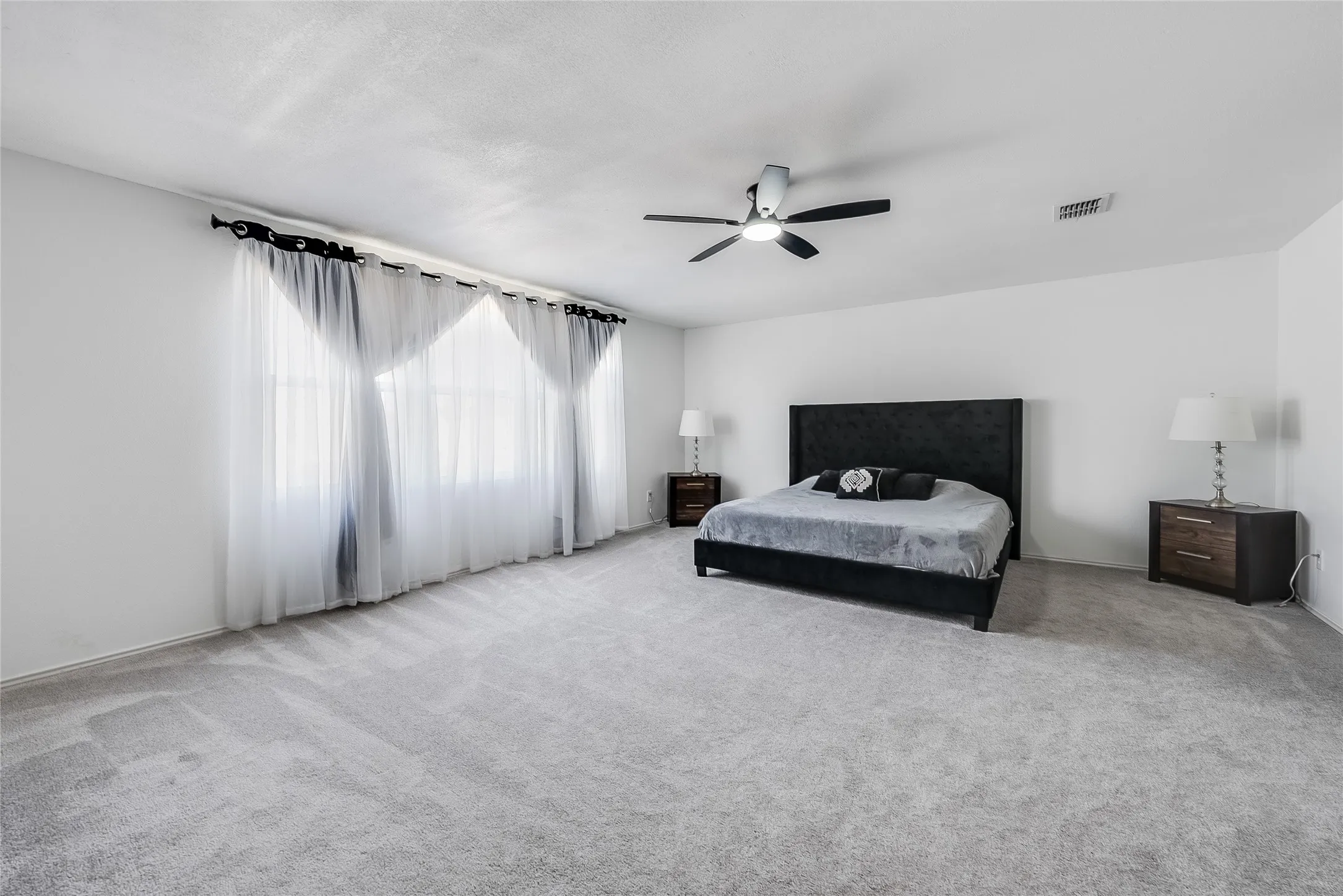 Single Family Residence For Sale in Collin County , 809 Bessemer Drive, Wylie, Texas 75098, 5 Bedroom, 3 Bathroom, 2 Garage spaces, 3,443 Sqft, built in 2004, mls#21396673, Real Estate Agent in Wylie, Homes For Sale in Collin county, Homes For Sale in Wylie, Realtor in Wylie Texas, Real Estate Brokerage Independent Realty Texas, Luminita Cordes Realtor