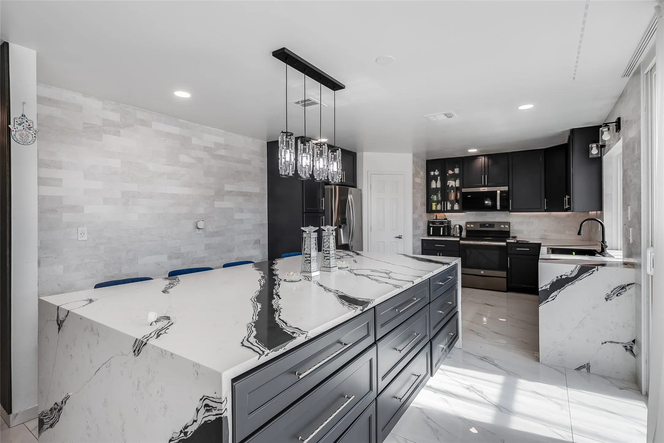 Single Family Residence For Sale in Collin County , 809 Bessemer Drive, Wylie, Texas 75098, 5 Bedroom, 3 Bathroom, 2 Garage spaces, 3,443 Sqft, built in 2004, mls#21396673, Real Estate Agent in Wylie, Homes For Sale in Collin county, Homes For Sale in Wylie, Realtor in Wylie Texas, Real Estate Brokerage Independent Realty Texas, Luminita Cordes Realtor