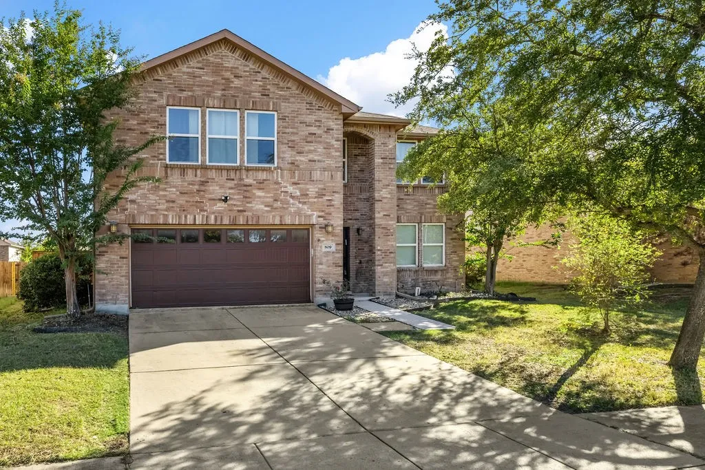 Single Family Residence For Sale in Collin County , 809 Bessemer Drive, Wylie, Texas 75098, 5 Bedroom, 3 Bathroom, 2 Garage spaces, 3,443 Sqft, built in 2004, mls#21396673, Real Estate Agent in Wylie, Homes For Sale in Collin county, Homes For Sale in Wylie, Realtor in Wylie Texas, Real Estate Brokerage Independent Realty Texas, Luminita Cordes Realtor