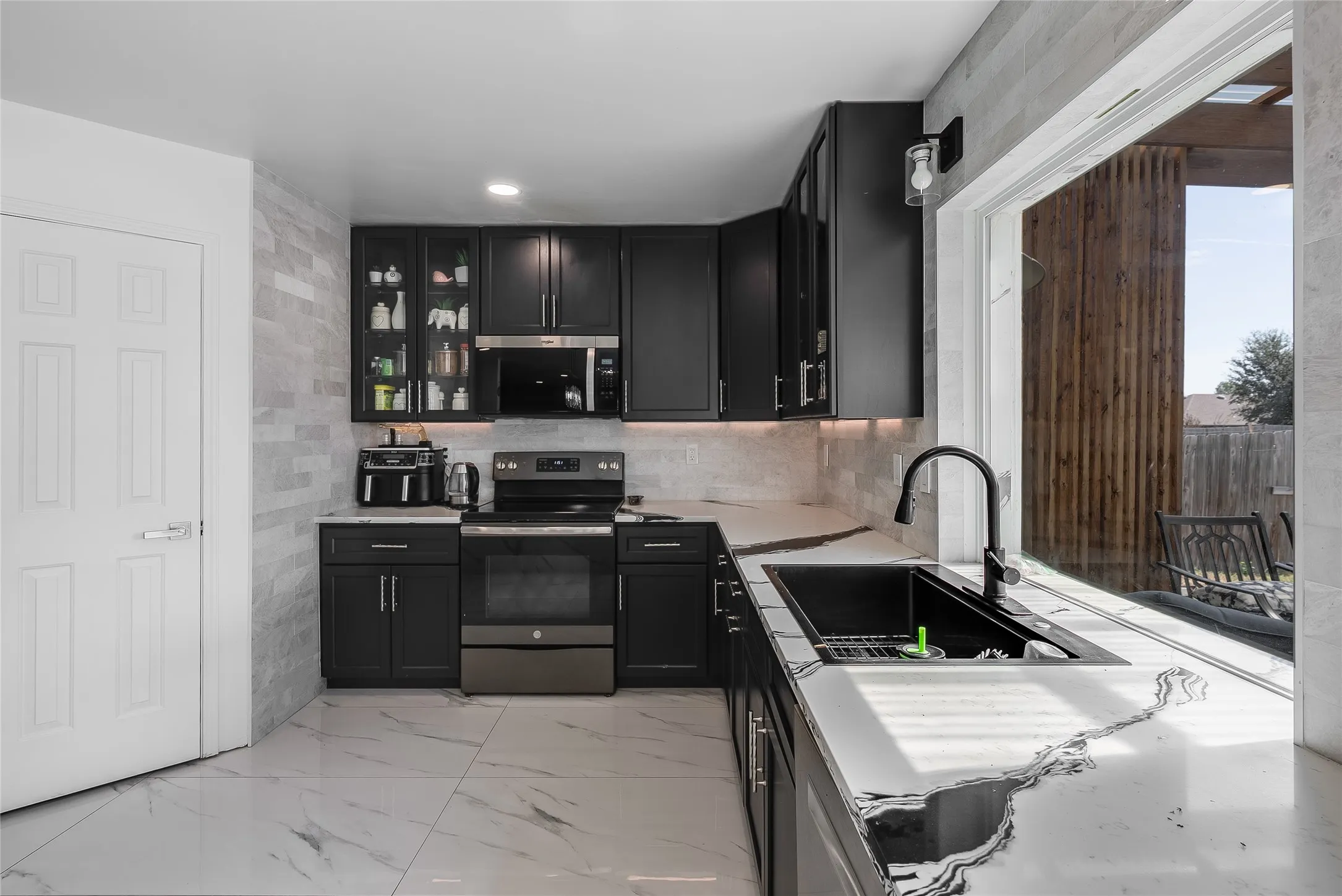 Single Family Residence For Sale in Collin County , 809 Bessemer Drive, Wylie, Texas 75098, 5 Bedroom, 3 Bathroom, 2 Garage spaces, 3,443 Sqft, built in 2004, mls#21396673, Real Estate Agent in Wylie, Homes For Sale in Collin county, Homes For Sale in Wylie, Realtor in Wylie Texas, Real Estate Brokerage Independent Realty Texas, Luminita Cordes Realtor