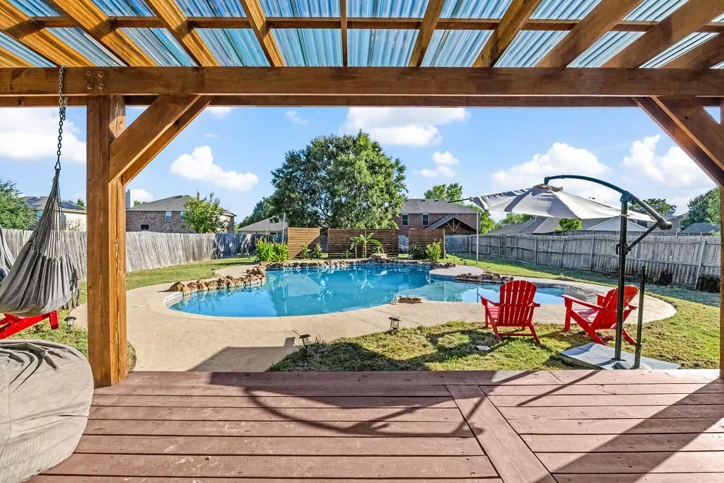 Single Family Residence For Sale