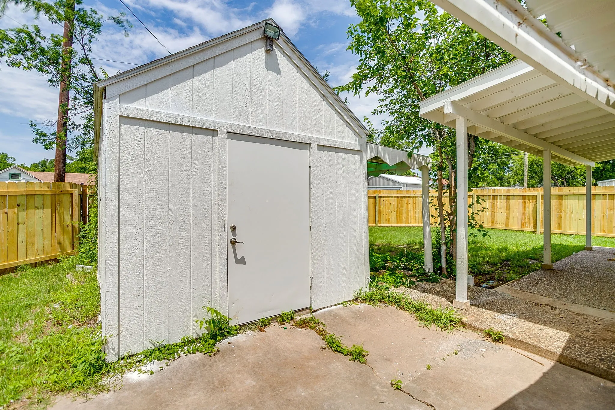 Single Family Residence For Sale in Young County , 508 Virginia Street, Graham, Texas 76450, 2 Bedroom, 2 Bathroom, Garage spaces, 960 Sqft, built in 1950, mls#21407774, Real Estate Agent in Graham, Homes For Sale in Young county, Homes For Sale in Graham, Realtor in Graham Texas, Real Estate Brokerage Independent Realty Texas, Luminita Cordes Realtor