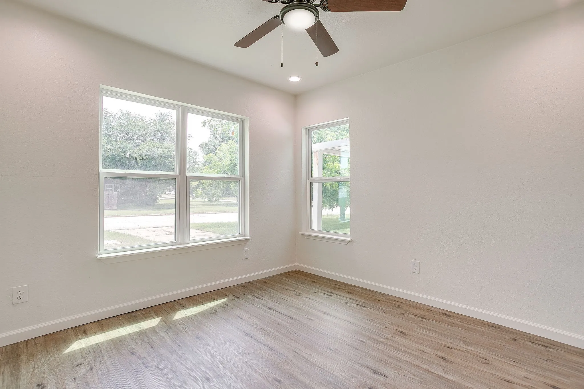 Single Family Residence For Sale in Young County , 508 Virginia Street, Graham, Texas 76450, 2 Bedroom, 2 Bathroom, Garage spaces, 960 Sqft, built in 1950, mls#21407774, Real Estate Agent in Graham, Homes For Sale in Young county, Homes For Sale in Graham, Realtor in Graham Texas, Real Estate Brokerage Independent Realty Texas, Luminita Cordes Realtor