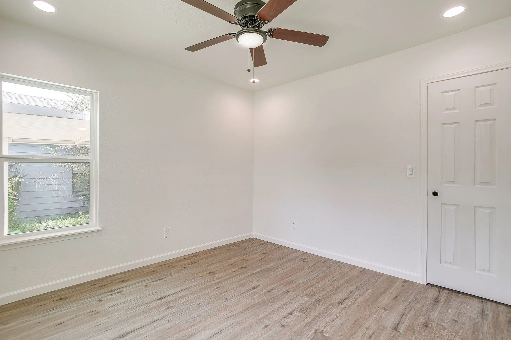 Single Family Residence For Sale in Young County , 508 Virginia Street, Graham, Texas 76450, 2 Bedroom, 2 Bathroom, Garage spaces, 960 Sqft, built in 1950, mls#21407774, Real Estate Agent in Graham, Homes For Sale in Young county, Homes For Sale in Graham, Realtor in Graham Texas, Real Estate Brokerage Independent Realty Texas, Luminita Cordes Realtor