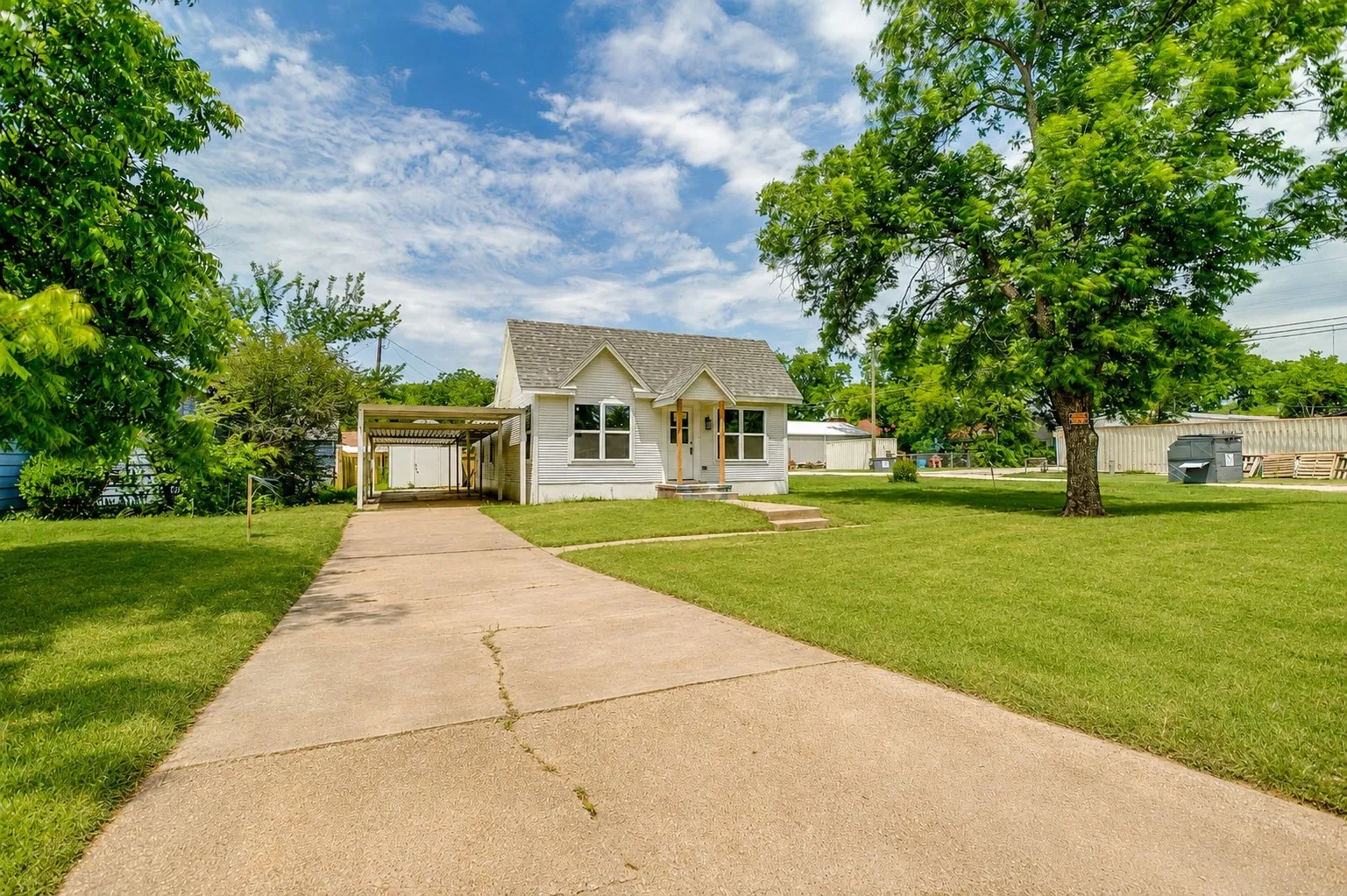 Single Family Residence For Sale in Young County , 508 Virginia Street, Graham, Texas 76450, 2 Bedroom, 2 Bathroom, Garage spaces, 960 Sqft, built in 1950, mls#21407774, Real Estate Agent in Graham, Homes For Sale in Young county, Homes For Sale in Graham, Realtor in Graham Texas, Real Estate Brokerage Independent Realty Texas, Luminita Cordes Realtor