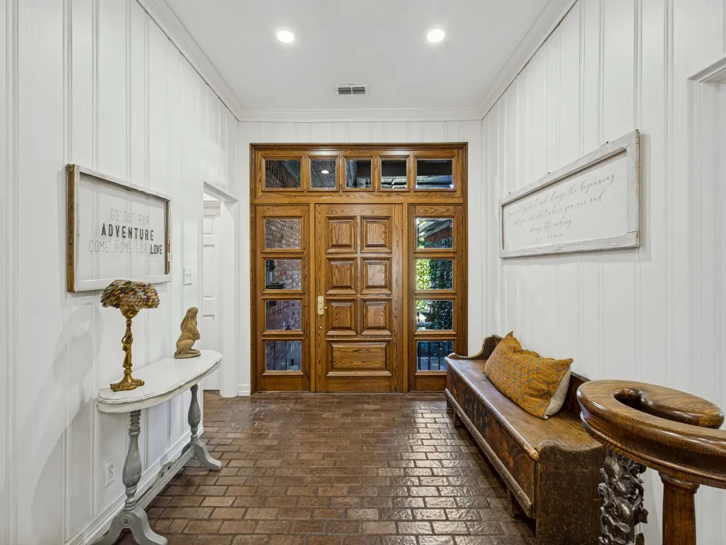 Single Family Residence For Sale in Collin County , 2113 Augusta, Mc Kinney, Texas 75072, 5 Bedroom, 4 Bathroom, 3 Garage spaces, 4,887 Sqft, built in 1985, mls#21407535, Real Estate Agent in Mc Kinney, Homes For Sale in Collin county, Homes For Sale in Mc Kinney, Realtor in Mc Kinney Texas, Real Estate Brokerage Independent Realty Texas, Luminita Cordes Realtor