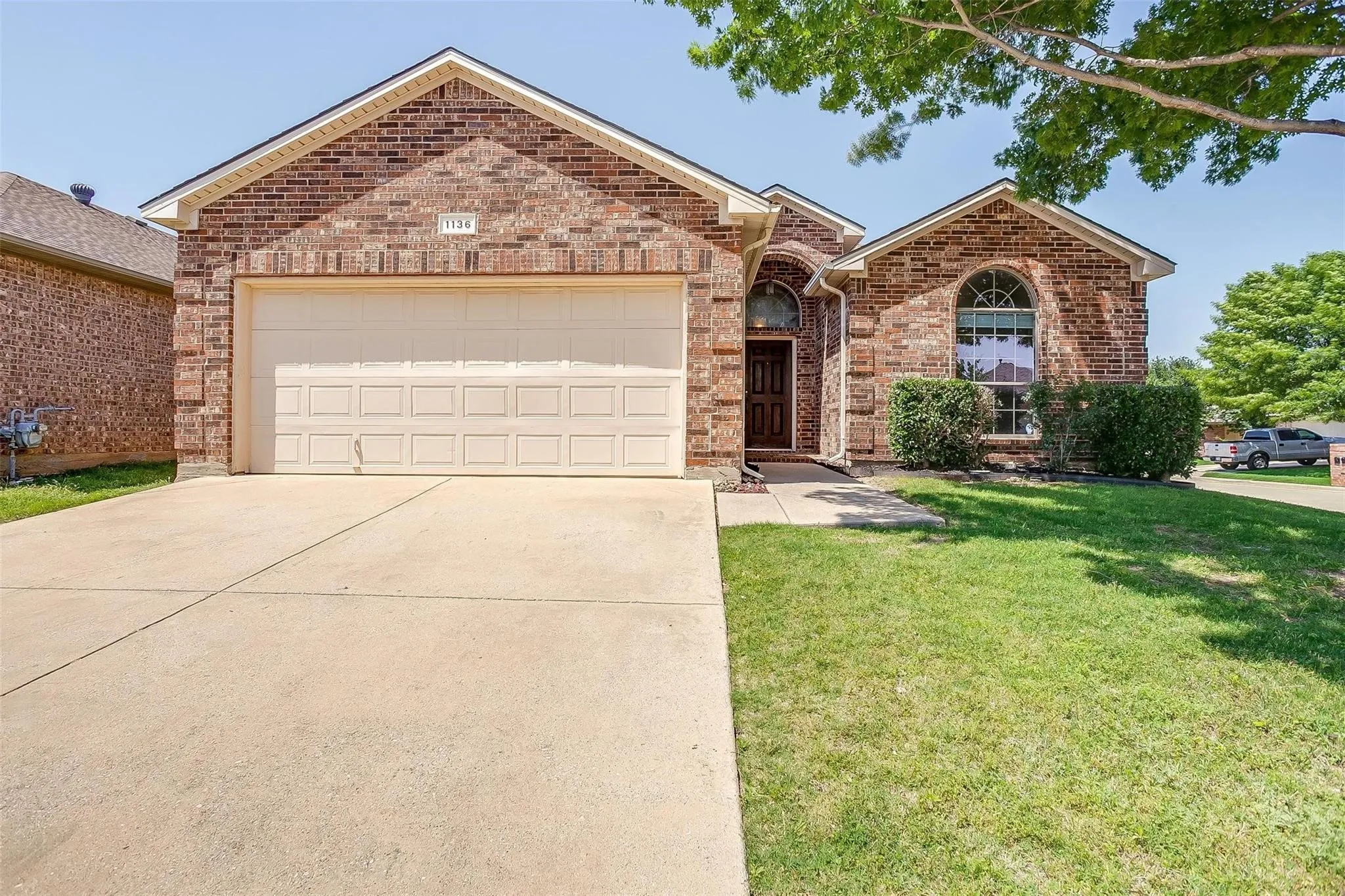 Single Family Residence For Rent