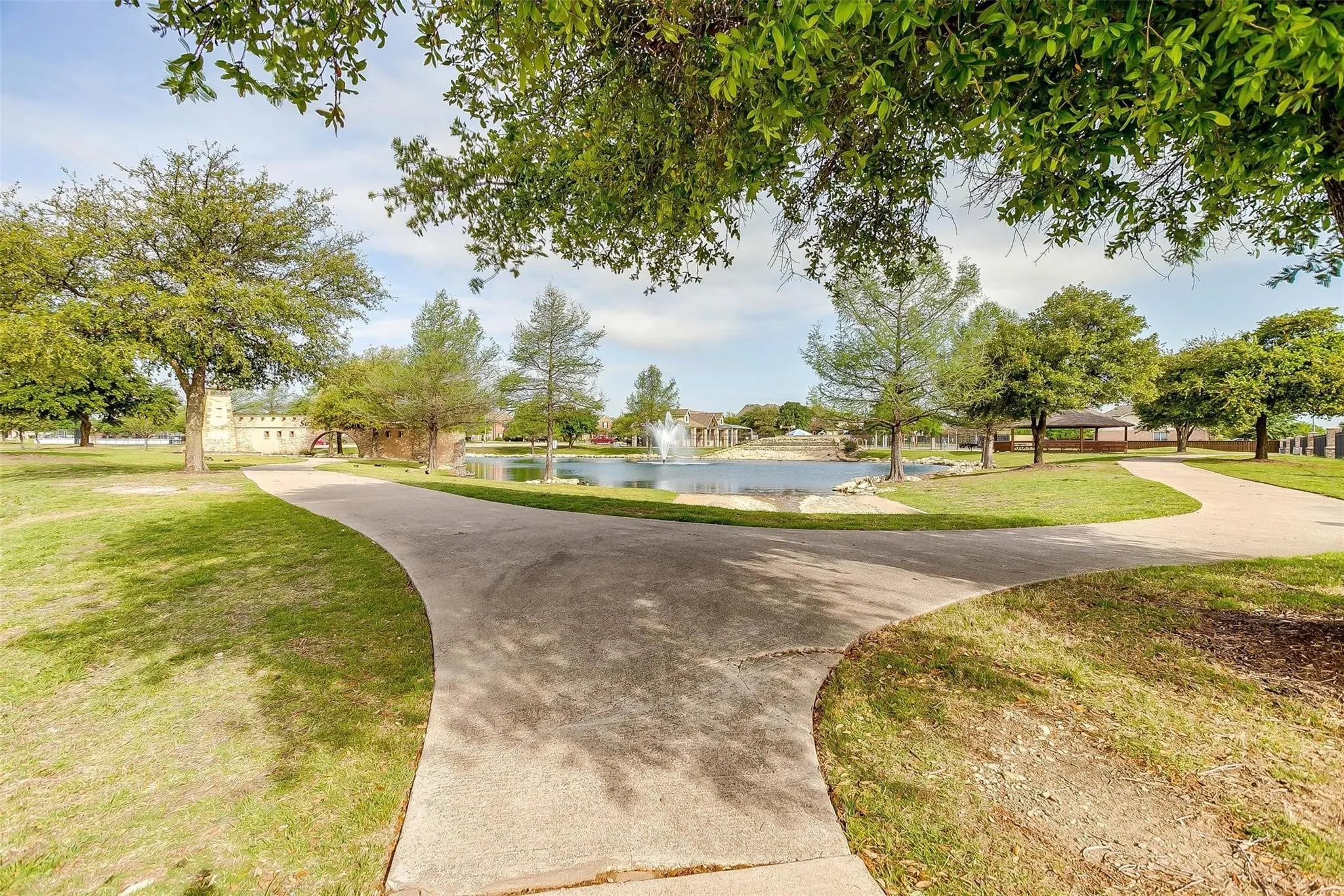 Single Family Residence For Rent in Tarrant County , 1136 Roping Reins Way, Fort Worth, Texas 76052, 3 Bedroom, 2 Bathroom, 2 Garage spaces, 1,321 Sqft, built in 2007, mls#21407167, Real Estate Agent in Fort Worth, Homes For Rent in Tarrant county, Homes For Rent in Fort Worth, Realtor in Fort Worth Texas, Real Estate Brokerage Independent Realty Texas, Luminita Cordes Realtor