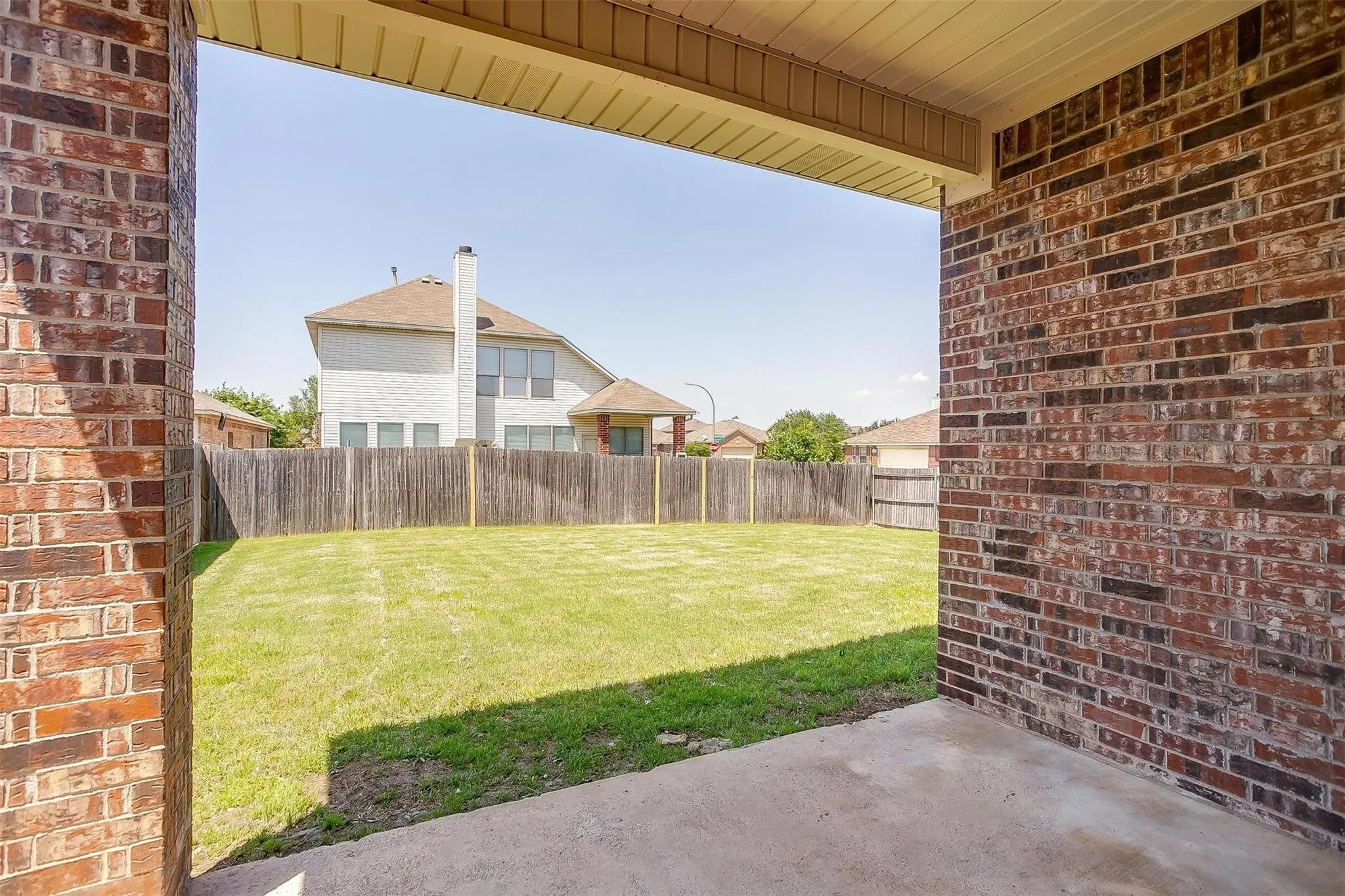 Single Family Residence For Rent in Tarrant County , 1136 Roping Reins Way, Fort Worth, Texas 76052, 3 Bedroom, 2 Bathroom, 2 Garage spaces, 1,321 Sqft, built in 2007, mls#21407167, Real Estate Agent in Fort Worth, Homes For Rent in Tarrant county, Homes For Rent in Fort Worth, Realtor in Fort Worth Texas, Real Estate Brokerage Independent Realty Texas, Luminita Cordes Realtor