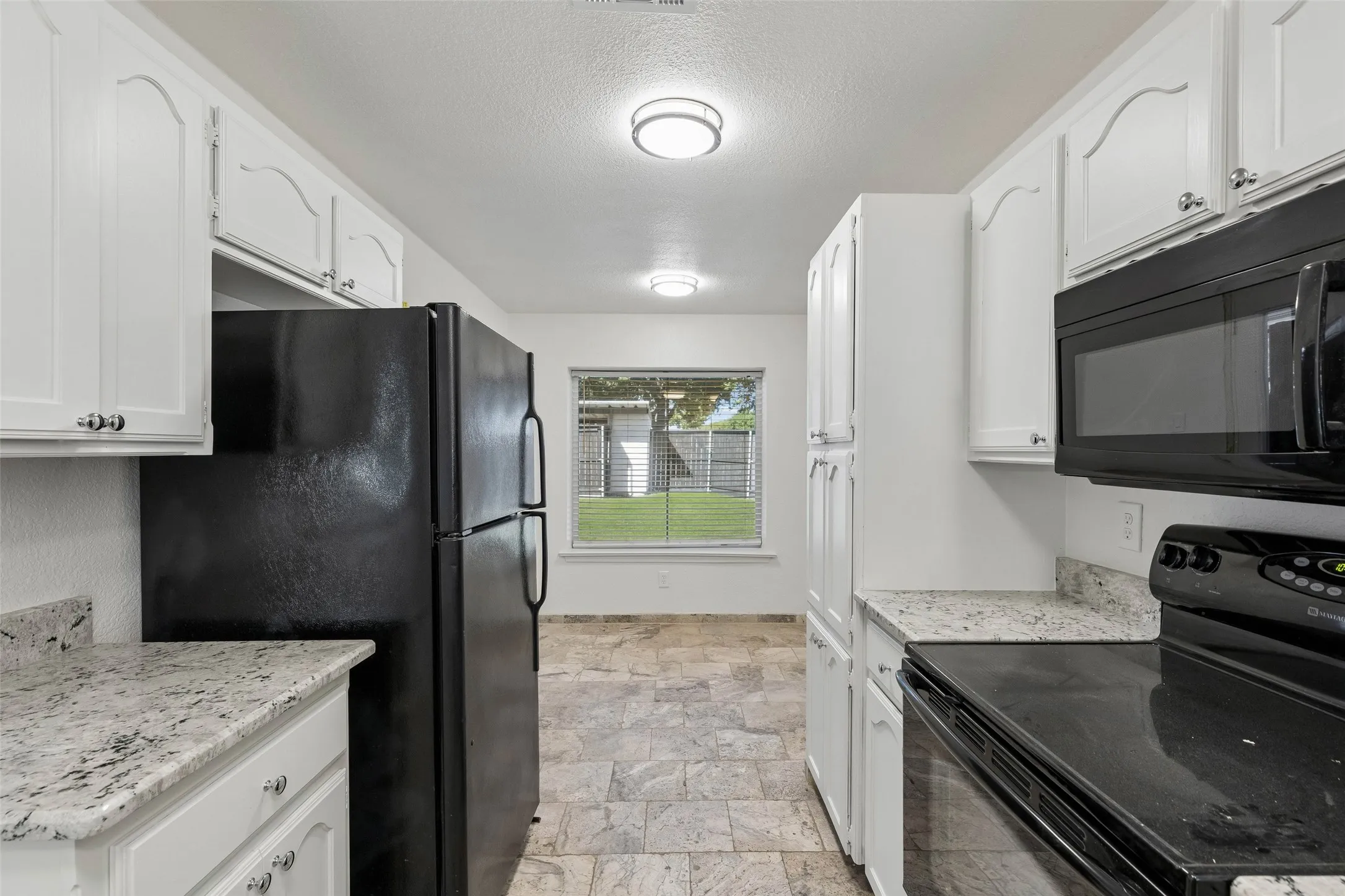 Duplex For Rent in Collin County , 3307 Foxboro Drive, Richardson, Texas 75082, 2 Bedroom, 2 Bathroom, Garage spaces, 1,309 Sqft, built in 1983, mls#21407277, Real Estate Agent in Richardson, Homes For Rent in Collin county, Homes For Rent in Richardson, Realtor in Richardson Texas, Real Estate Brokerage Independent Realty Texas, Luminita Cordes Realtor