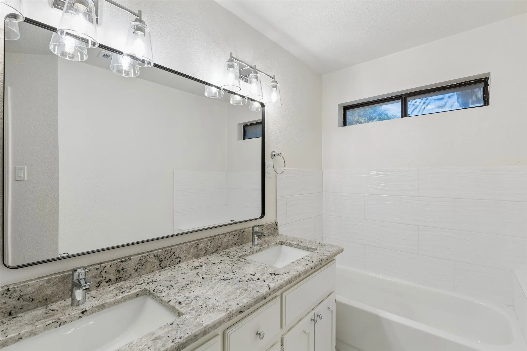 Duplex For Rent in Collin County , 3307 Foxboro Drive, Richardson, Texas 75082, 2 Bedroom, 2 Bathroom, Garage spaces, 1,309 Sqft, built in 1983, mls#21407277, Real Estate Agent in Richardson, Homes For Rent in Collin county, Homes For Rent in Richardson, Realtor in Richardson Texas, Real Estate Brokerage Independent Realty Texas, Luminita Cordes Realtor