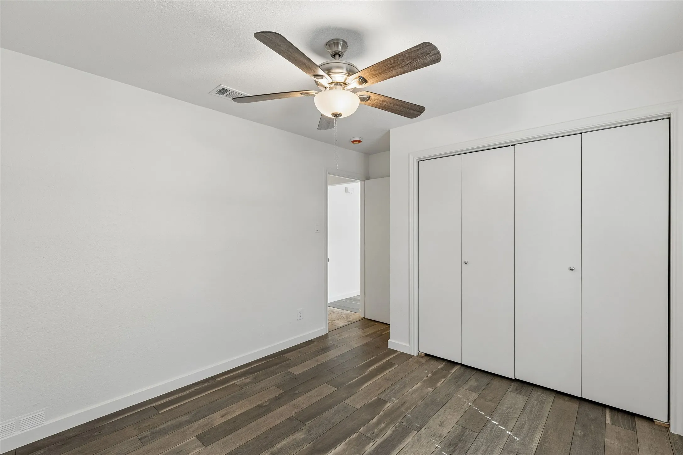 Duplex For Rent in Collin County , 3307 Foxboro Drive, Richardson, Texas 75082, 2 Bedroom, 2 Bathroom, Garage spaces, 1,309 Sqft, built in 1983, mls#21407277, Real Estate Agent in Richardson, Homes For Rent in Collin county, Homes For Rent in Richardson, Realtor in Richardson Texas, Real Estate Brokerage Independent Realty Texas, Luminita Cordes Realtor