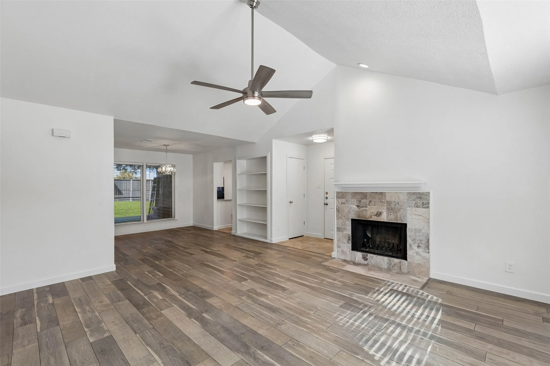 Duplex For Rent in Collin County , 3307 Foxboro Drive, Richardson, Texas 75082, 2 Bedroom, 2 Bathroom, Garage spaces, 1,309 Sqft, built in 1983, mls#21407277, Real Estate Agent in Richardson, Homes For Rent in Collin county, Homes For Rent in Richardson, Realtor in Richardson Texas, Real Estate Brokerage Independent Realty Texas, Luminita Cordes Realtor