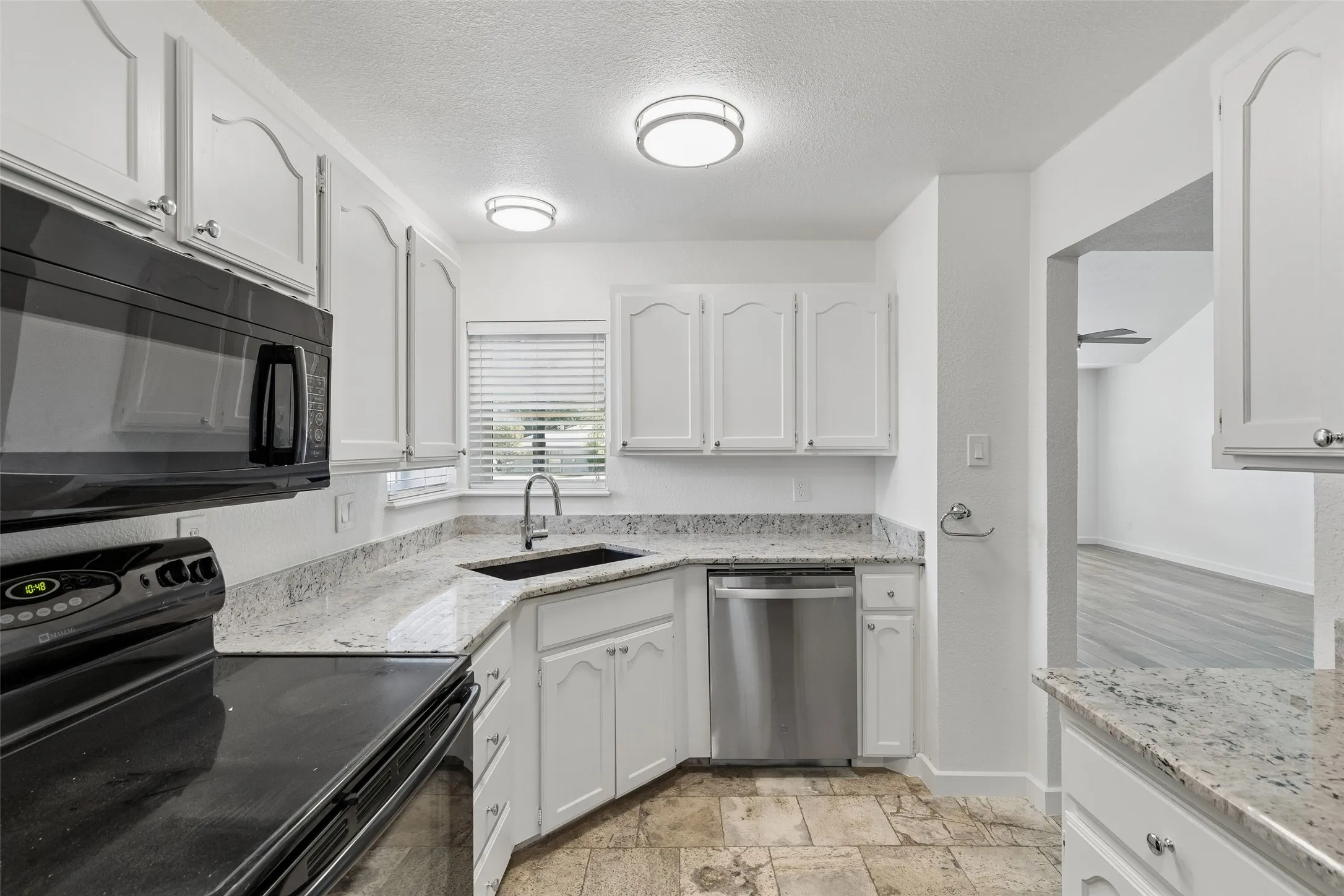 Duplex For Rent in Collin County , 3307 Foxboro Drive, Richardson, Texas 75082, 2 Bedroom, 2 Bathroom, Garage spaces, 1,309 Sqft, built in 1983, mls#21407277, Real Estate Agent in Richardson, Homes For Rent in Collin county, Homes For Rent in Richardson, Realtor in Richardson Texas, Real Estate Brokerage Independent Realty Texas, Luminita Cordes Realtor