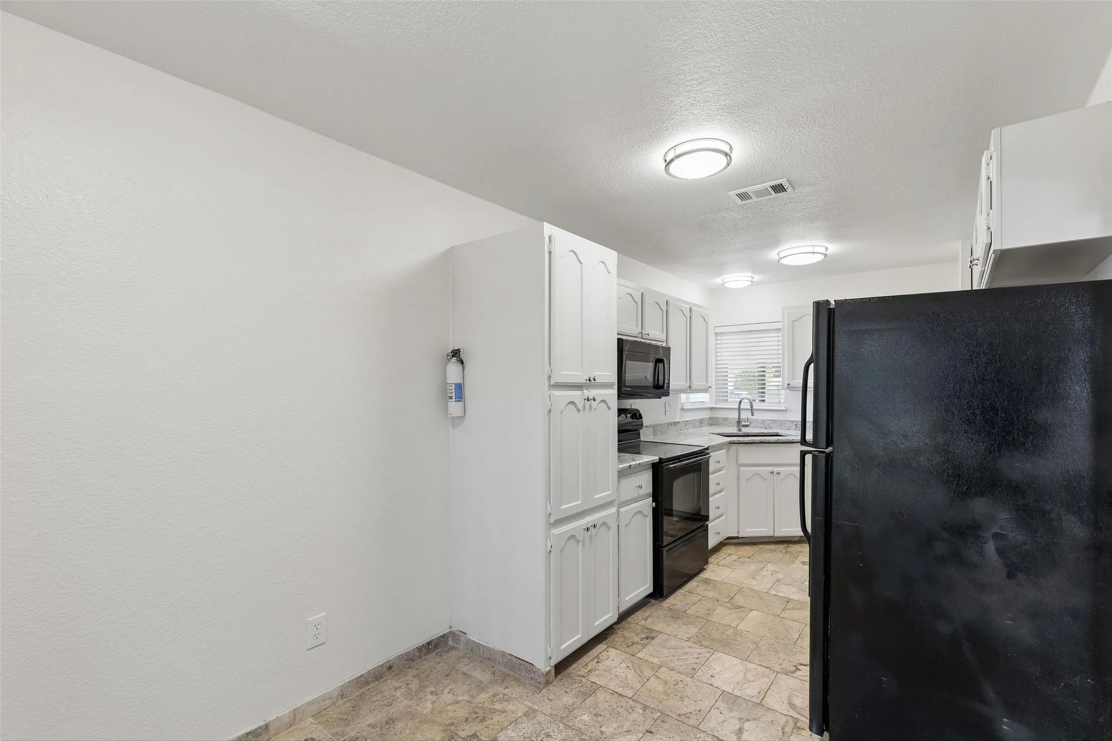 Duplex For Rent in Collin County , 3307 Foxboro Drive, Richardson, Texas 75082, 2 Bedroom, 2 Bathroom, Garage spaces, 1,309 Sqft, built in 1983, mls#21407277, Real Estate Agent in Richardson, Homes For Rent in Collin county, Homes For Rent in Richardson, Realtor in Richardson Texas, Real Estate Brokerage Independent Realty Texas, Luminita Cordes Realtor