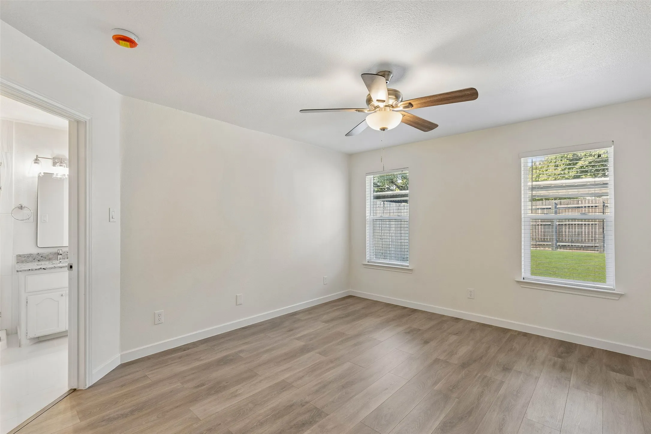 Duplex For Rent in Collin County , 3307 Foxboro Drive, Richardson, Texas 75082, 2 Bedroom, 2 Bathroom, Garage spaces, 1,309 Sqft, built in 1983, mls#21407277, Real Estate Agent in Richardson, Homes For Rent in Collin county, Homes For Rent in Richardson, Realtor in Richardson Texas, Real Estate Brokerage Independent Realty Texas, Luminita Cordes Realtor