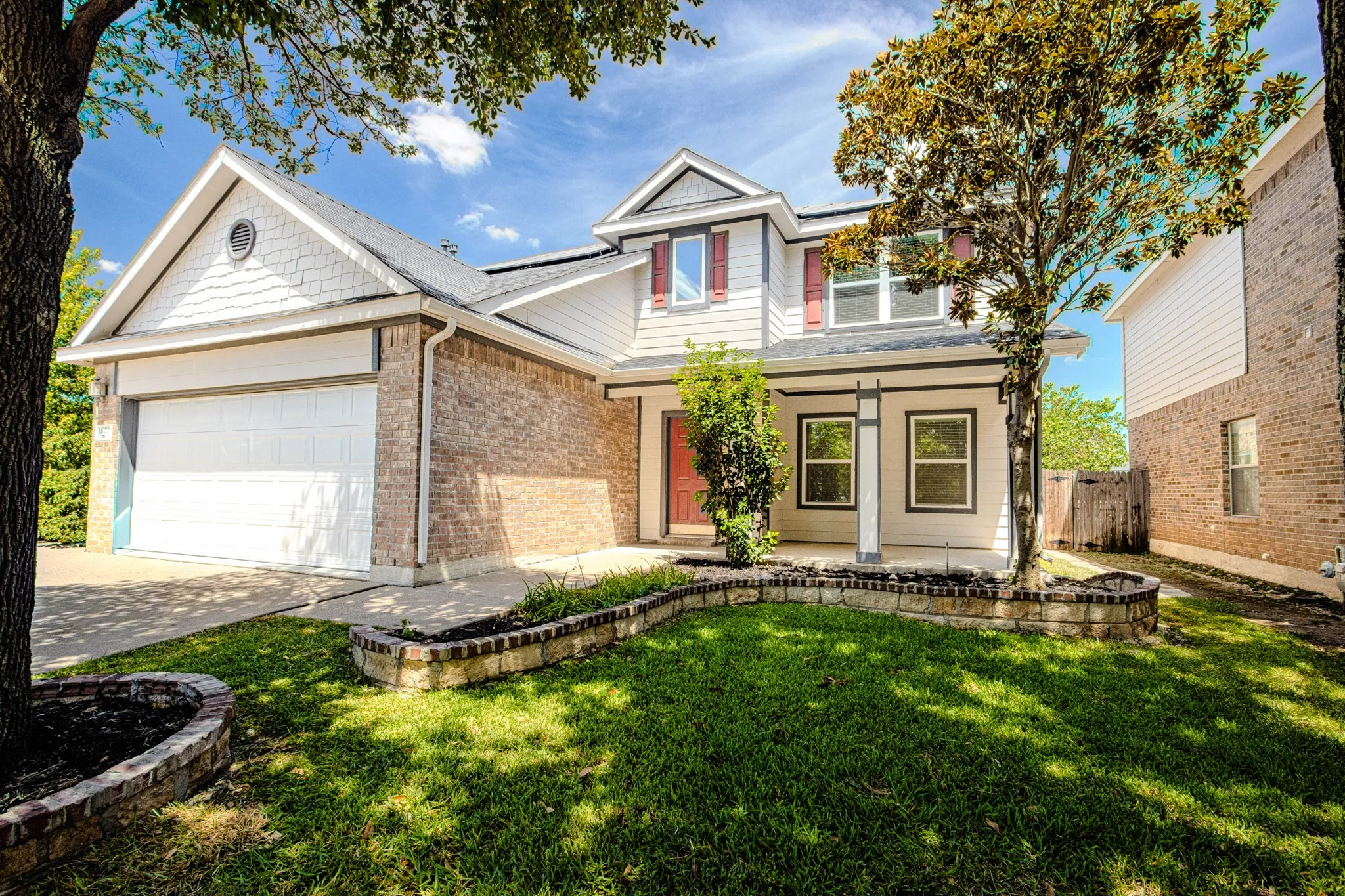 Single Family Residence For Rent in Tarrant County , 1501 Kingfisher Drive, Fort Worth, Texas 76131, 5 Bedroom, 4 Bathroom, 2 Garage spaces, 2,740 Sqft, built in 2005, mls#21407779, Real Estate Agent in Fort Worth, Homes For Rent in Tarrant county, Homes For Rent in Fort Worth, Realtor in Fort Worth Texas, Real Estate Brokerage Independent Realty Texas, Luminita Cordes Realtor