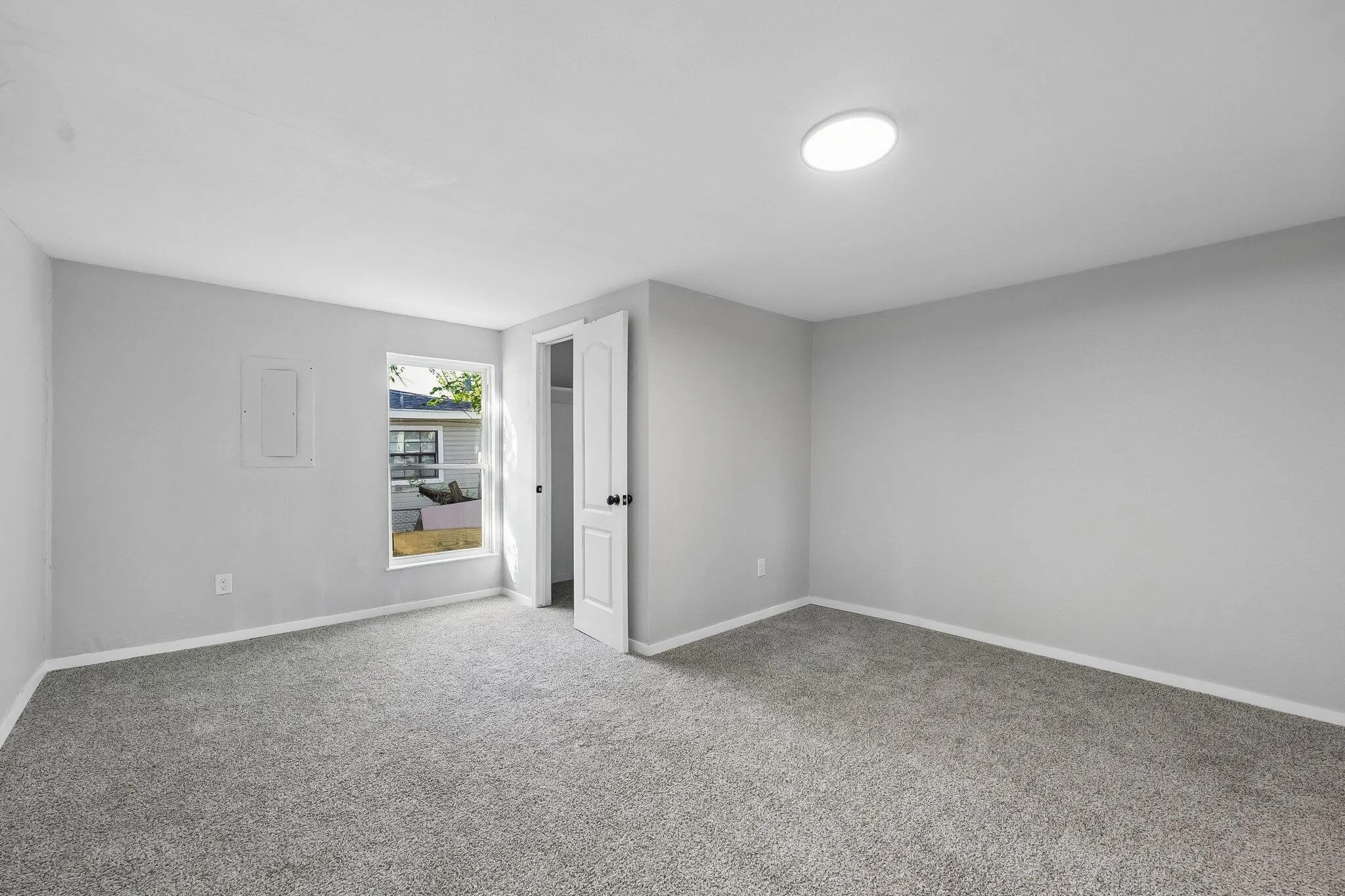 Single Family Residence For Sale in Tarrant County , 1724 Lloyd Avenue, Fort Worth, Texas 76105, 4 Bedroom, 2 Bathroom, Garage spaces, 1,416 Sqft, built in 1942, mls#21407783, Real Estate Agent in Fort Worth, Homes For Sale in Tarrant county, Homes For Sale in Fort Worth, Realtor in Fort Worth Texas, Real Estate Brokerage Independent Realty Texas, Luminita Cordes Realtor