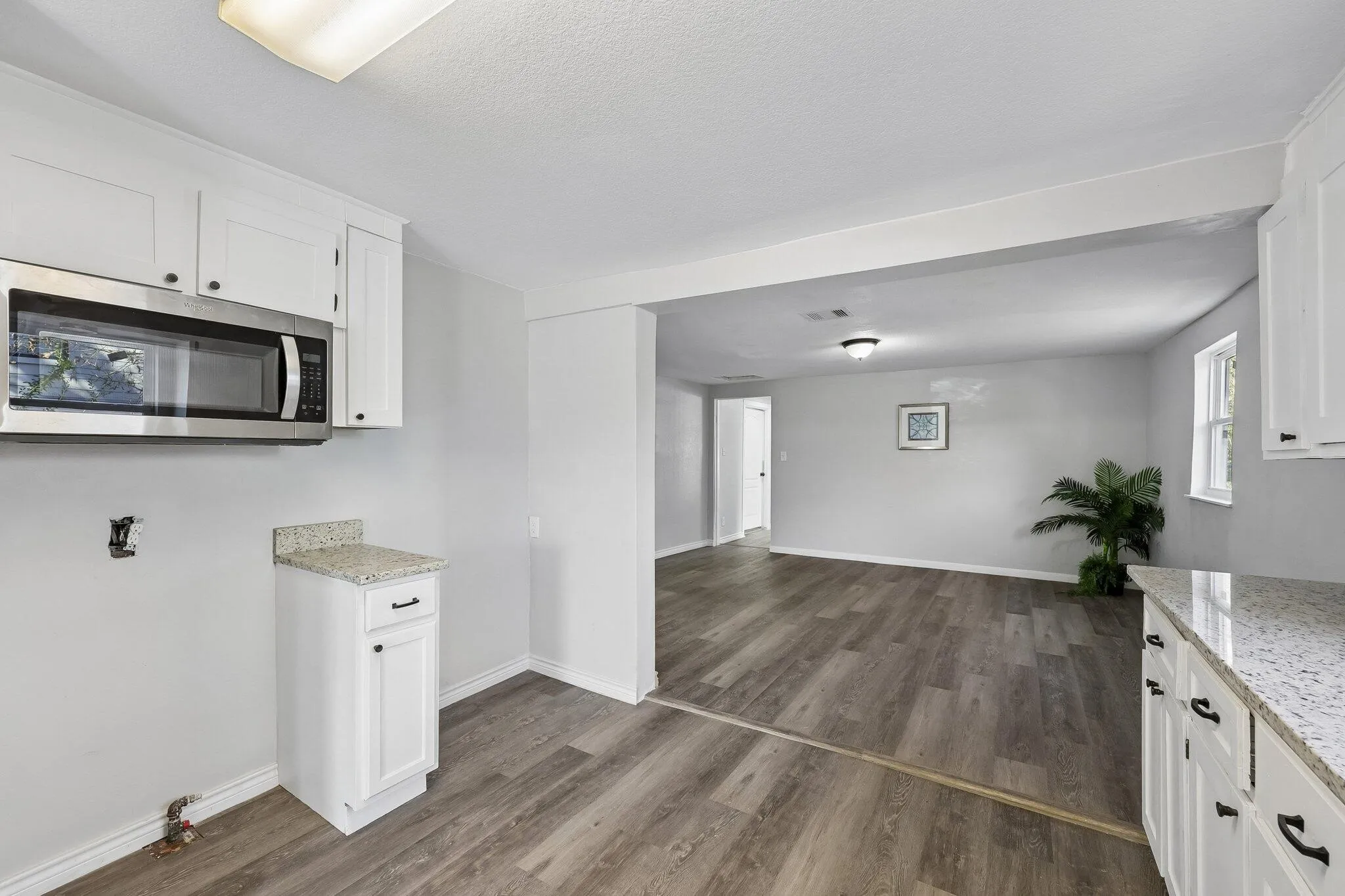 Single Family Residence For Sale in Tarrant County , 1724 Lloyd Avenue, Fort Worth, Texas 76105, 4 Bedroom, 2 Bathroom, Garage spaces, 1,416 Sqft, built in 1942, mls#21407783, Real Estate Agent in Fort Worth, Homes For Sale in Tarrant county, Homes For Sale in Fort Worth, Realtor in Fort Worth Texas, Real Estate Brokerage Independent Realty Texas, Luminita Cordes Realtor