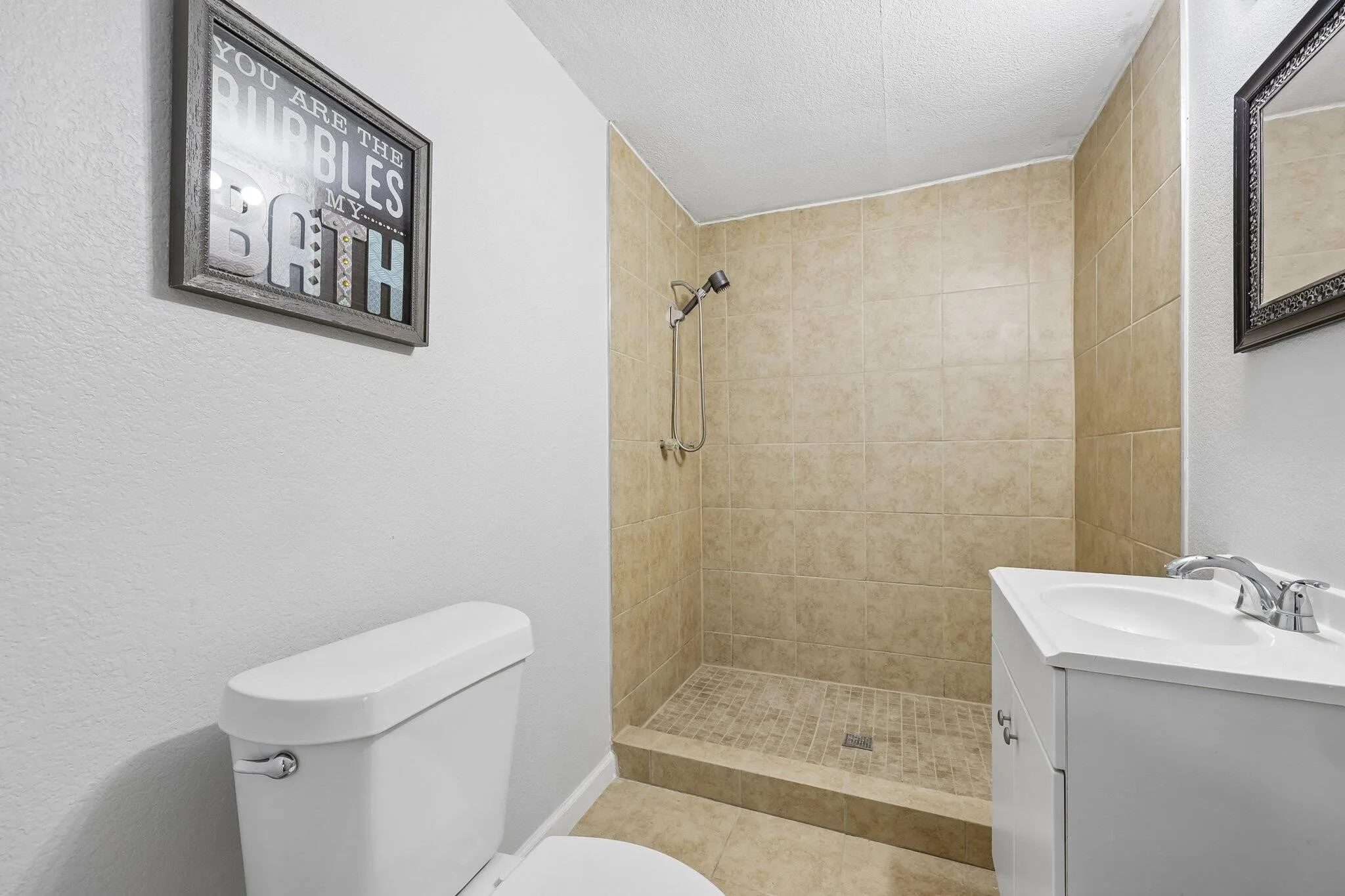 Single Family Residence For Sale in Tarrant County , 1724 Lloyd Avenue, Fort Worth, Texas 76105, 4 Bedroom, 2 Bathroom, Garage spaces, 1,416 Sqft, built in 1942, mls#21407783, Real Estate Agent in Fort Worth, Homes For Sale in Tarrant county, Homes For Sale in Fort Worth, Realtor in Fort Worth Texas, Real Estate Brokerage Independent Realty Texas, Luminita Cordes Realtor