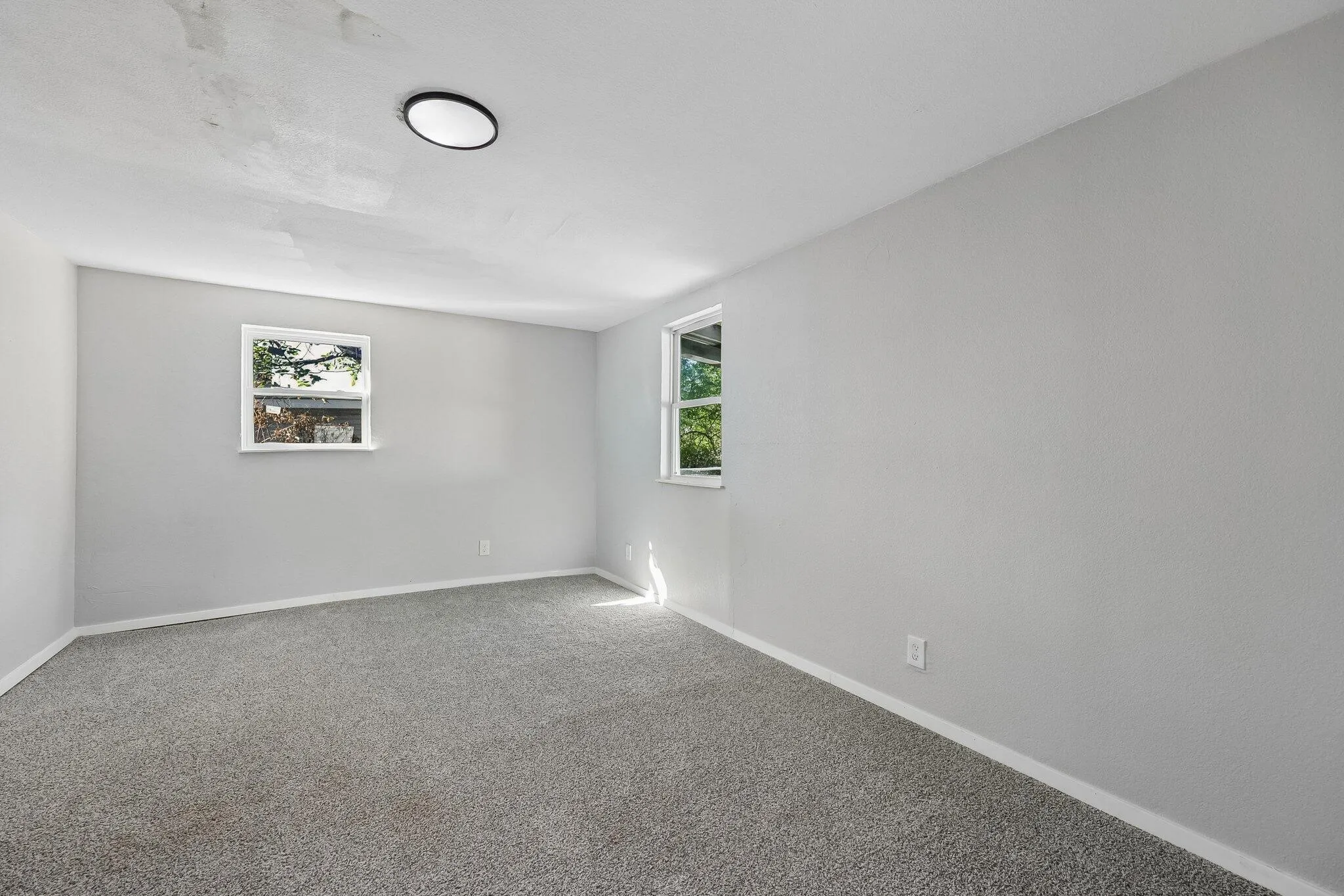 Single Family Residence For Sale in Tarrant County , 1724 Lloyd Avenue, Fort Worth, Texas 76105, 4 Bedroom, 2 Bathroom, Garage spaces, 1,416 Sqft, built in 1942, mls#21407783, Real Estate Agent in Fort Worth, Homes For Sale in Tarrant county, Homes For Sale in Fort Worth, Realtor in Fort Worth Texas, Real Estate Brokerage Independent Realty Texas, Luminita Cordes Realtor