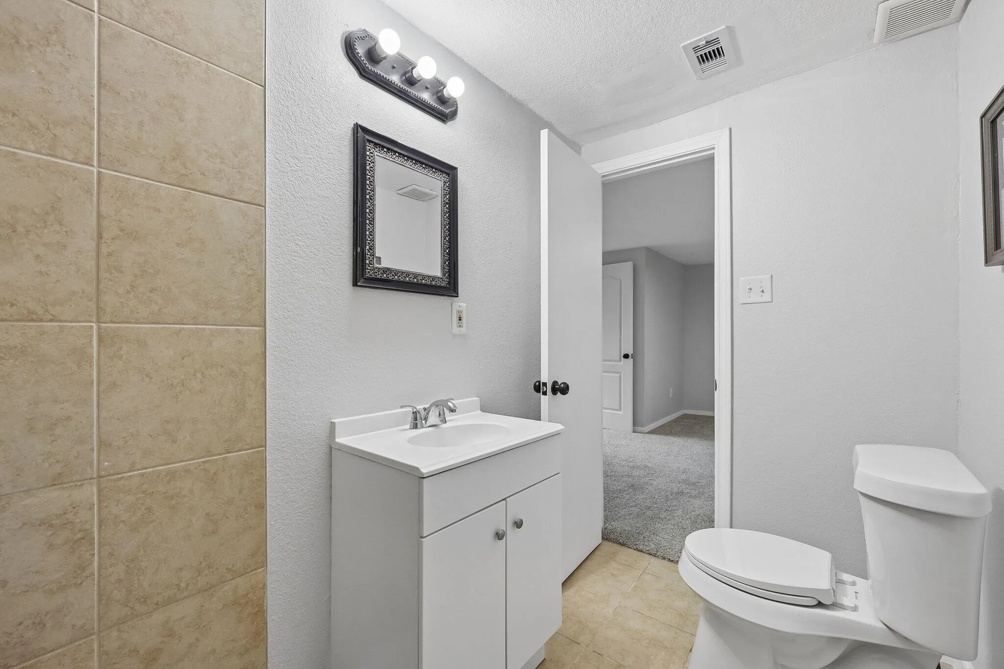 Single Family Residence For Sale in Tarrant County , 1724 Lloyd Avenue, Fort Worth, Texas 76105, 4 Bedroom, 2 Bathroom, Garage spaces, 1,416 Sqft, built in 1942, mls#21407783, Real Estate Agent in Fort Worth, Homes For Sale in Tarrant county, Homes For Sale in Fort Worth, Realtor in Fort Worth Texas, Real Estate Brokerage Independent Realty Texas, Luminita Cordes Realtor