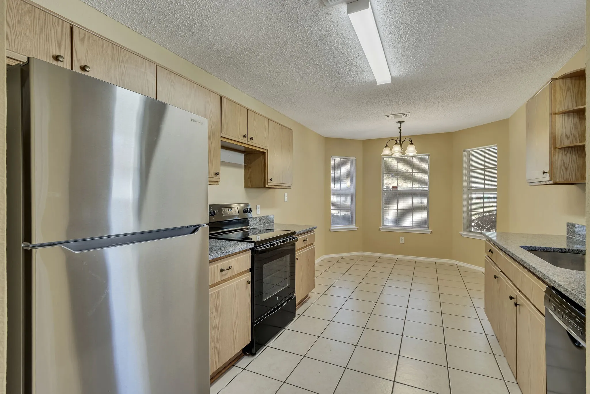 Single Family Residence For Rent in Denton County , 2920 Newport Avenue, Denton, Texas 76209, 3 Bedroom, 2 Bathroom, 2 Garage spaces, 1,375 Sqft, built in 2000, mls#21407771, Real Estate Agent in Denton, Homes For Rent in Denton county, Homes For Rent in Denton, Realtor in Denton Texas, Real Estate Brokerage Independent Realty Texas, Luminita Cordes Realtor