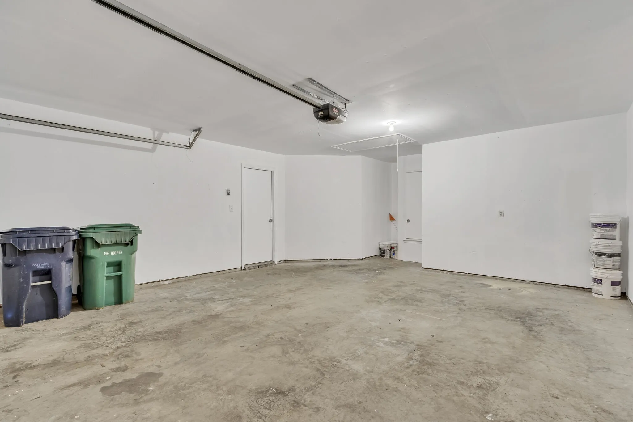 Single Family Residence For Rent in Denton County , 2920 Newport Avenue, Denton, Texas 76209, 3 Bedroom, 2 Bathroom, 2 Garage spaces, 1,375 Sqft, built in 2000, mls#21407771, Real Estate Agent in Denton, Homes For Rent in Denton county, Homes For Rent in Denton, Realtor in Denton Texas, Real Estate Brokerage Independent Realty Texas, Luminita Cordes Realtor