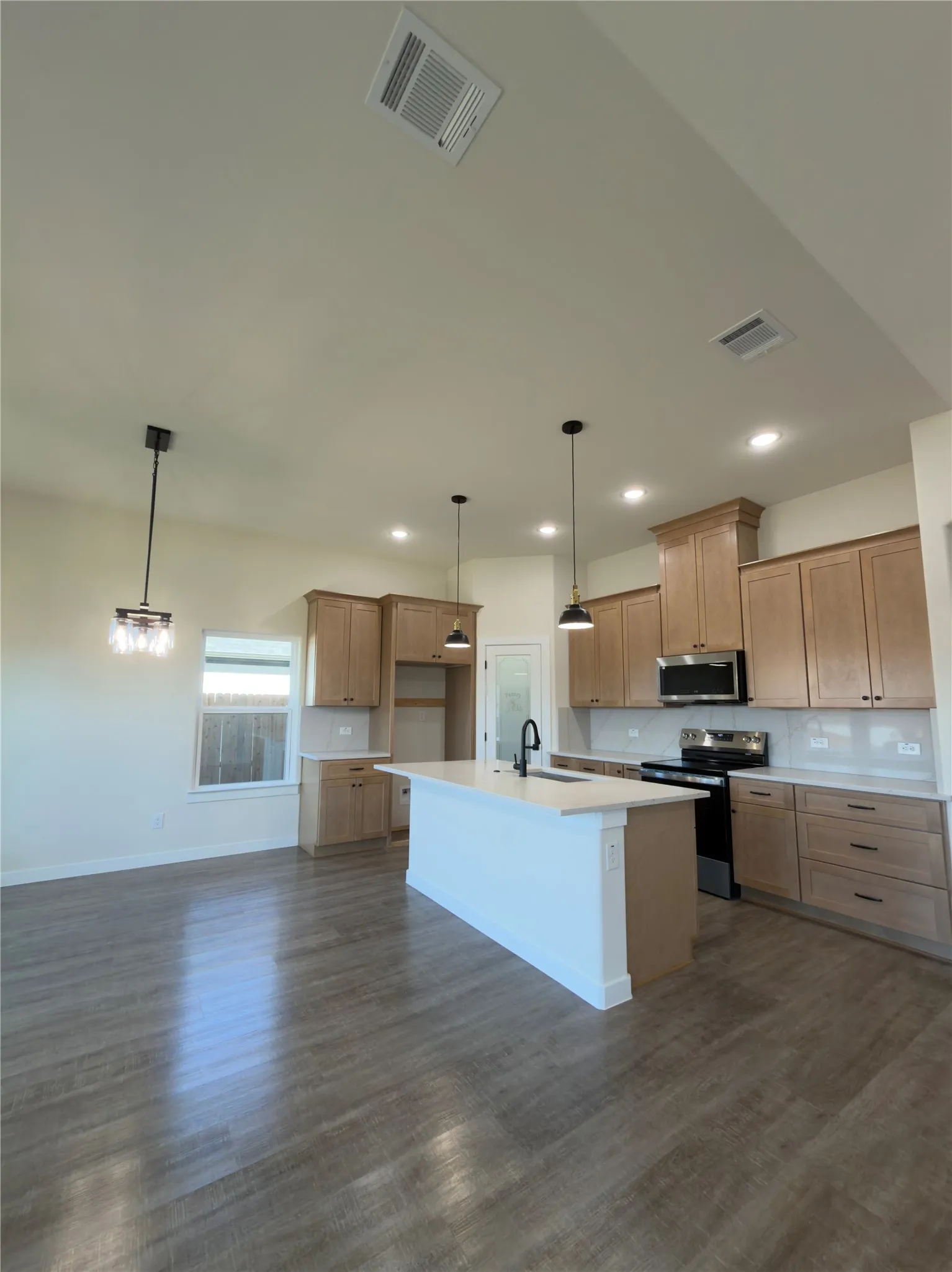 Single Family Residence For Sale in Hood County , 3412 Brazos River Drive, Granbury, Texas 76048, 3 Bedroom, 2 Bathroom, 1 Garage spaces, 1,436 Sqft, built in 2026, mls#21394372, Real Estate Agent in Granbury, Homes For Sale in Hood county, Homes For Sale in Granbury, Realtor in Granbury Texas, Real Estate Brokerage Independent Realty Texas, Luminita Cordes Realtor