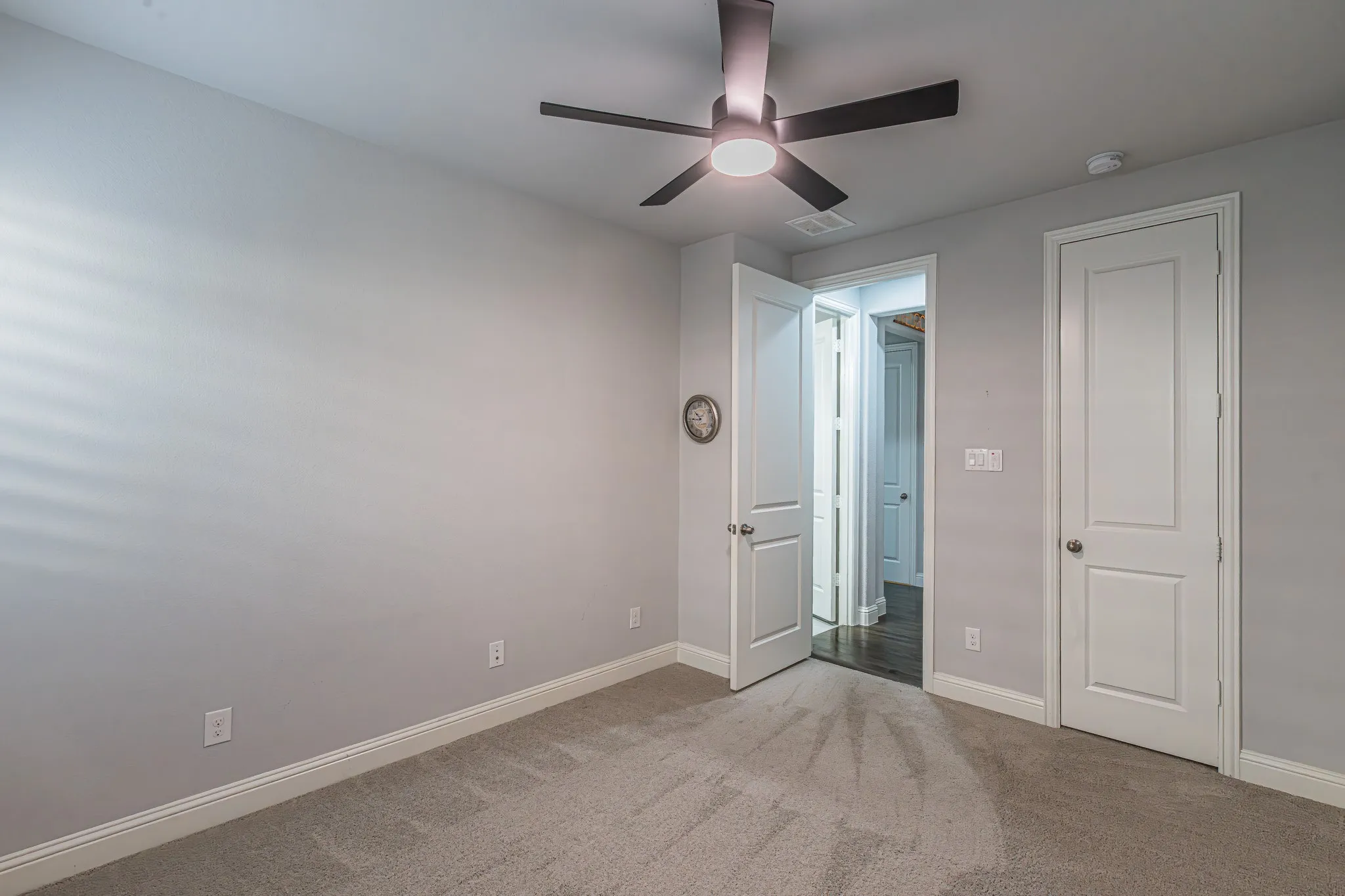 Single Family Residence For Sale in Denton County , 2517 Saffire Way, Lewisville, Texas 75056, 4 Bedroom, 4 Bathroom, 2 Garage spaces, 3,643 Sqft, built in 2017, mls#21407630, Real Estate Agent in Lewisville, Homes For Sale in Denton county, Homes For Sale in Lewisville, Realtor in Lewisville Texas, Real Estate Brokerage Independent Realty Texas, Luminita Cordes Realtor