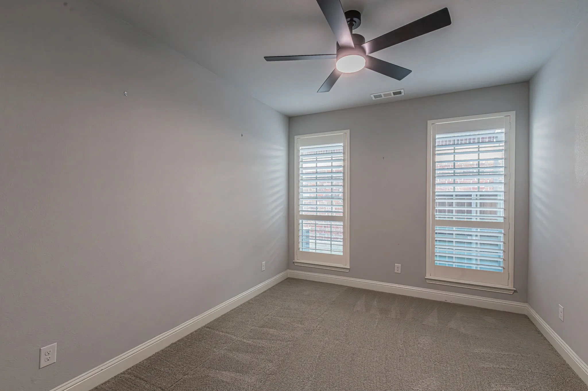 Single Family Residence For Sale in Denton County , 2517 Saffire Way, Lewisville, Texas 75056, 4 Bedroom, 4 Bathroom, 2 Garage spaces, 3,643 Sqft, built in 2017, mls#21407630, Real Estate Agent in Lewisville, Homes For Sale in Denton county, Homes For Sale in Lewisville, Realtor in Lewisville Texas, Real Estate Brokerage Independent Realty Texas, Luminita Cordes Realtor
