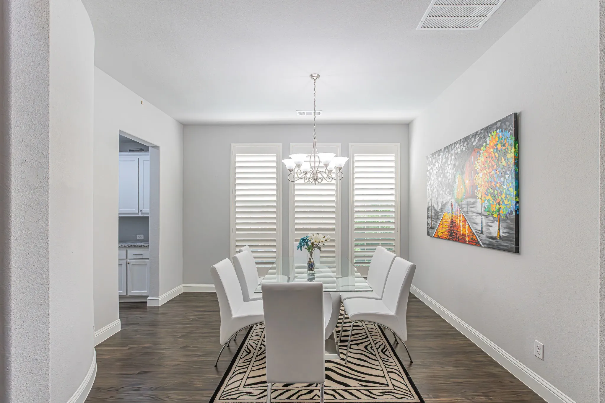 Single Family Residence For Sale in Denton County , 2517 Saffire Way, Lewisville, Texas 75056, 4 Bedroom, 4 Bathroom, 2 Garage spaces, 3,643 Sqft, built in 2017, mls#21407630, Real Estate Agent in Lewisville, Homes For Sale in Denton county, Homes For Sale in Lewisville, Realtor in Lewisville Texas, Real Estate Brokerage Independent Realty Texas, Luminita Cordes Realtor