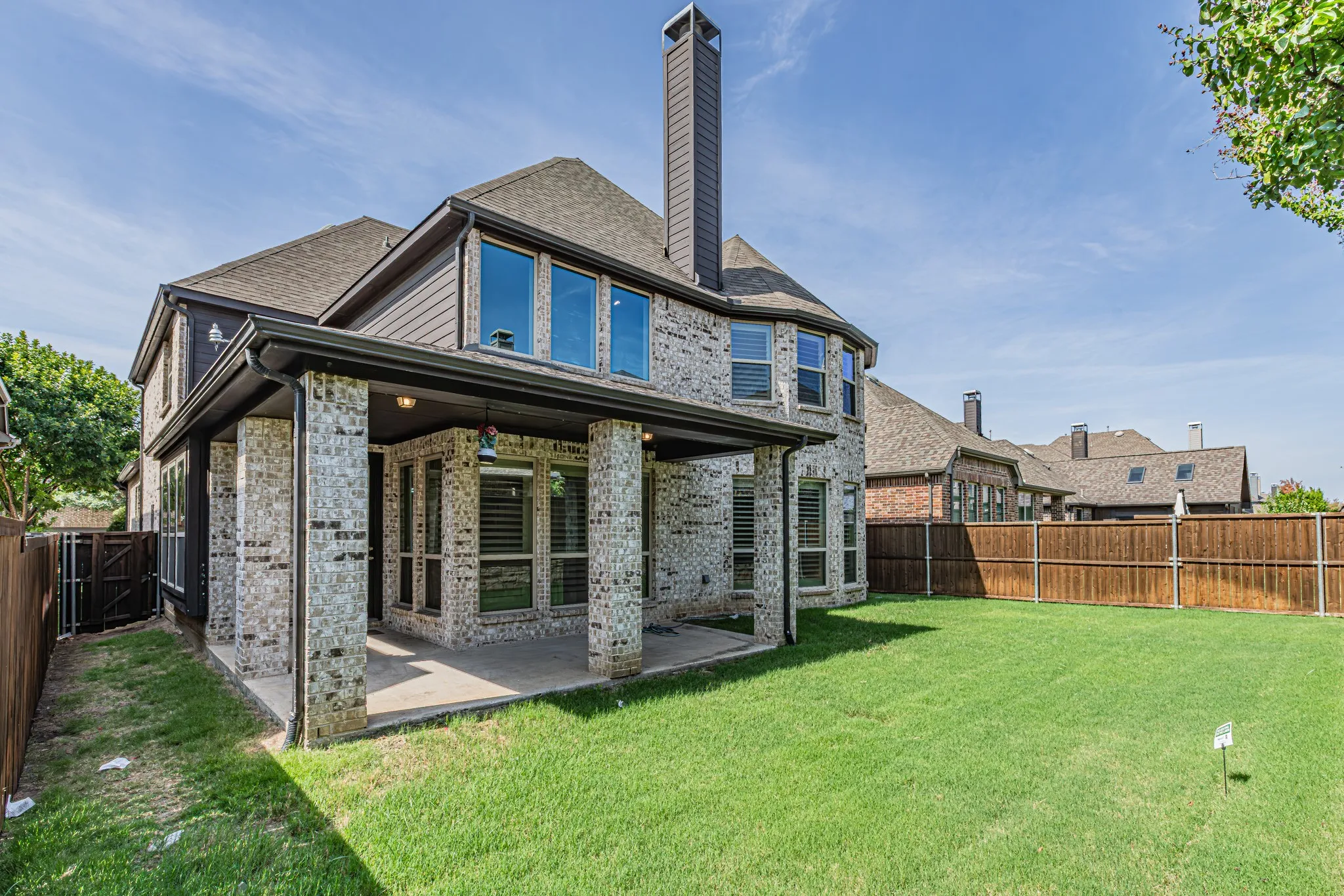 Single Family Residence For Sale in Denton County , 2517 Saffire Way, Lewisville, Texas 75056, 4 Bedroom, 4 Bathroom, 2 Garage spaces, 3,643 Sqft, built in 2017, mls#21407630, Real Estate Agent in Lewisville, Homes For Sale in Denton county, Homes For Sale in Lewisville, Realtor in Lewisville Texas, Real Estate Brokerage Independent Realty Texas, Luminita Cordes Realtor
