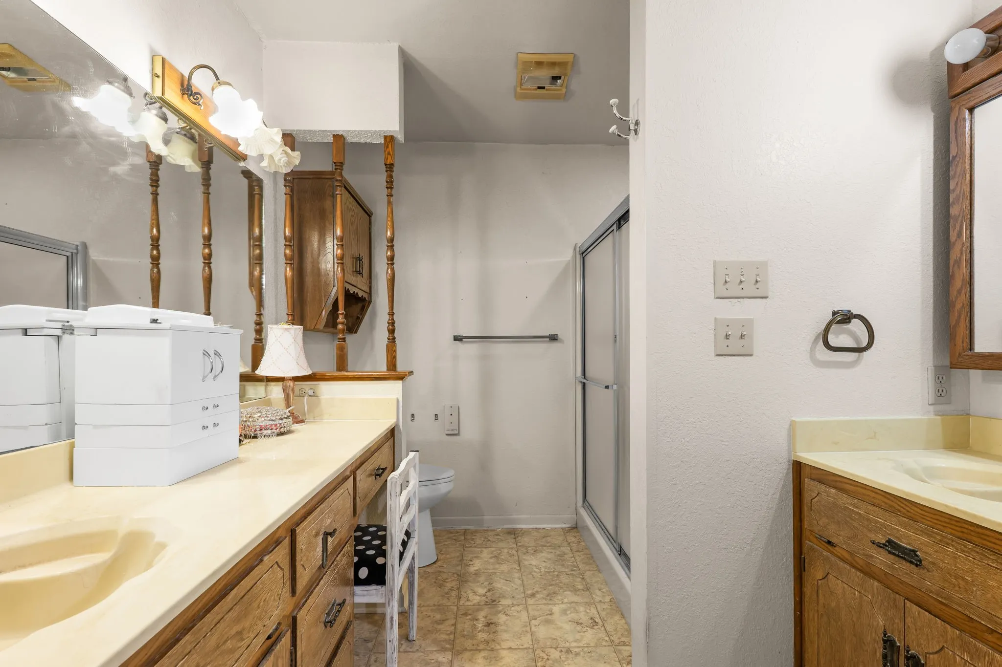 Single Family Residence For Sale in Mc Lennan County , 267 Ish Street, China Spring, Texas 76633, 4 Bedroom, 3 Bathroom, 2 Garage spaces, 2,224 Sqft, built in 1987, mls#21407241, Real Estate Agent in China Spring, Homes For Sale in Mc Lennan county, Homes For Sale in China Spring, Realtor in China Spring Texas, Real Estate Brokerage Independent Realty Texas, Luminita Cordes Realtor