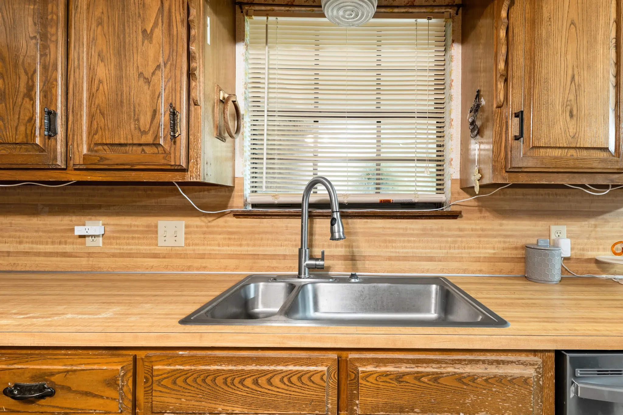 Single Family Residence For Sale in Mc Lennan County , 267 Ish Street, China Spring, Texas 76633, 4 Bedroom, 3 Bathroom, 2 Garage spaces, 2,224 Sqft, built in 1987, mls#21407241, Real Estate Agent in China Spring, Homes For Sale in Mc Lennan county, Homes For Sale in China Spring, Realtor in China Spring Texas, Real Estate Brokerage Independent Realty Texas, Luminita Cordes Realtor
