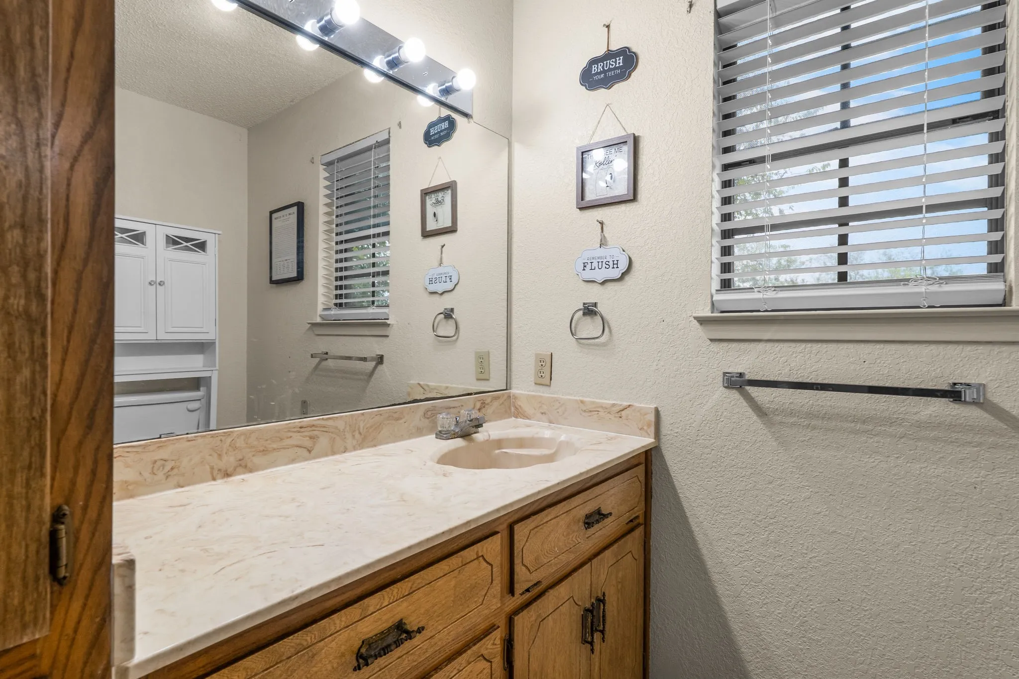Single Family Residence For Sale in Mc Lennan County , 267 Ish Street, China Spring, Texas 76633, 4 Bedroom, 3 Bathroom, 2 Garage spaces, 2,224 Sqft, built in 1987, mls#21407241, Real Estate Agent in China Spring, Homes For Sale in Mc Lennan county, Homes For Sale in China Spring, Realtor in China Spring Texas, Real Estate Brokerage Independent Realty Texas, Luminita Cordes Realtor
