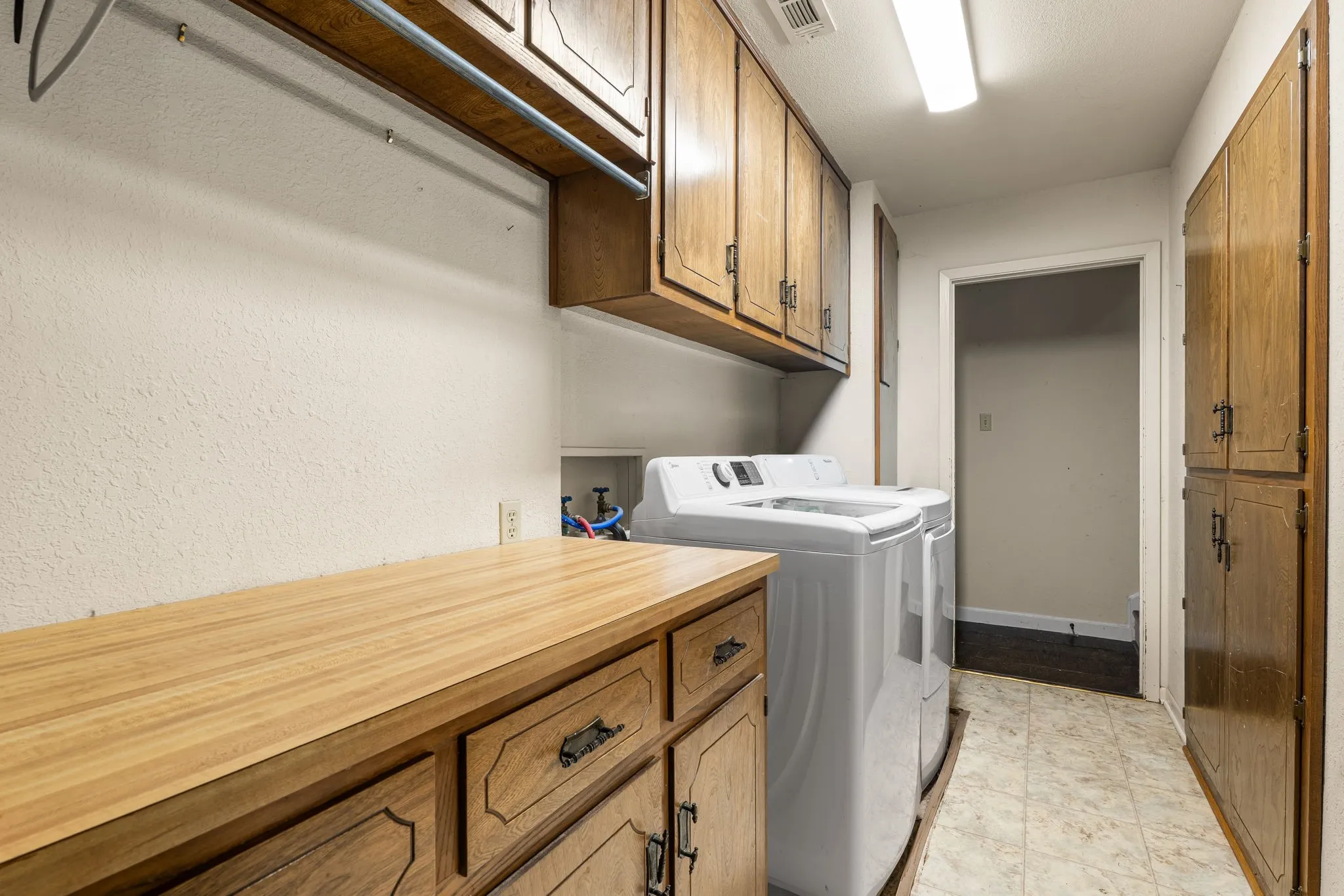 Single Family Residence For Sale in Mc Lennan County , 267 Ish Street, China Spring, Texas 76633, 4 Bedroom, 3 Bathroom, 2 Garage spaces, 2,224 Sqft, built in 1987, mls#21407241, Real Estate Agent in China Spring, Homes For Sale in Mc Lennan county, Homes For Sale in China Spring, Realtor in China Spring Texas, Real Estate Brokerage Independent Realty Texas, Luminita Cordes Realtor