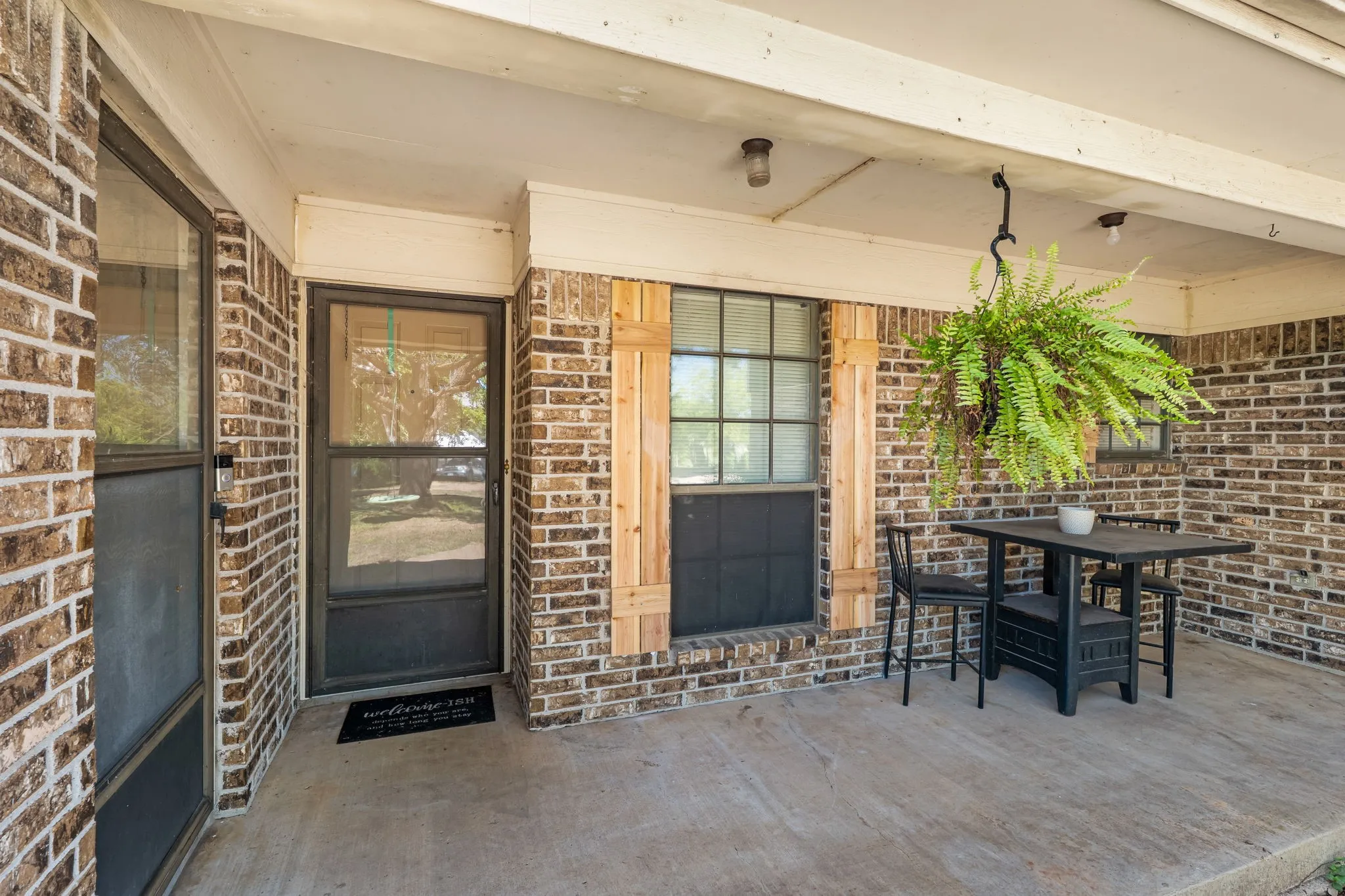 Single Family Residence For Sale in Mc Lennan County , 267 Ish Street, China Spring, Texas 76633, 4 Bedroom, 3 Bathroom, 2 Garage spaces, 2,224 Sqft, built in 1987, mls#21407241, Real Estate Agent in China Spring, Homes For Sale in Mc Lennan county, Homes For Sale in China Spring, Realtor in China Spring Texas, Real Estate Brokerage Independent Realty Texas, Luminita Cordes Realtor