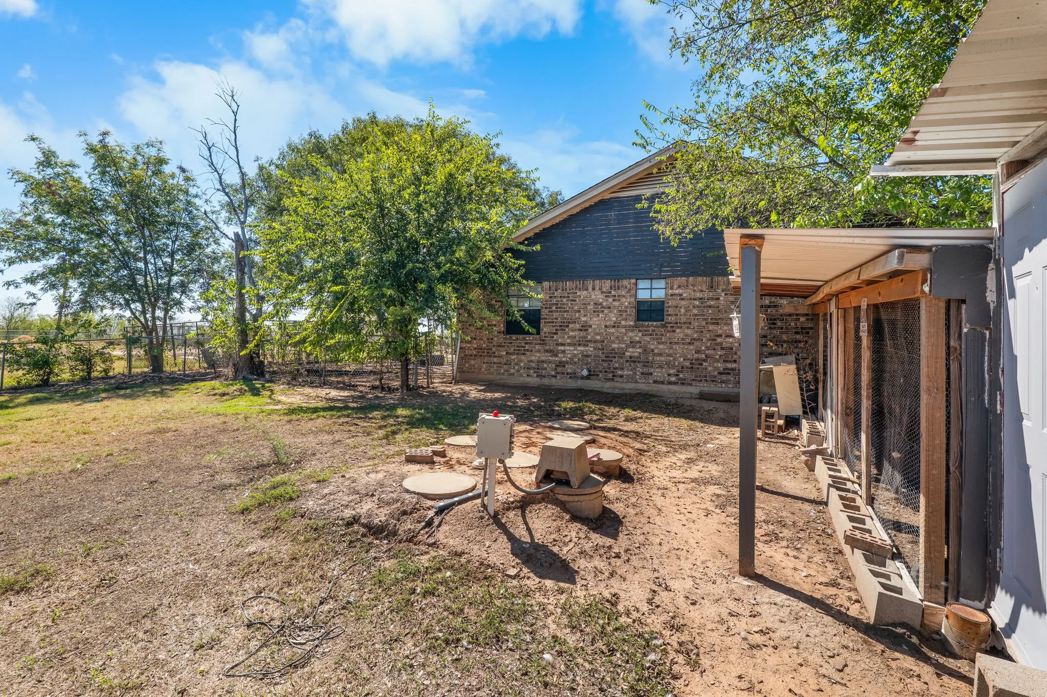 Single Family Residence For Sale in Mc Lennan County , 267 Ish Street, China Spring, Texas 76633, 4 Bedroom, 3 Bathroom, 2 Garage spaces, 2,224 Sqft, built in 1987, mls#21407241, Real Estate Agent in China Spring, Homes For Sale in Mc Lennan county, Homes For Sale in China Spring, Realtor in China Spring Texas, Real Estate Brokerage Independent Realty Texas, Luminita Cordes Realtor