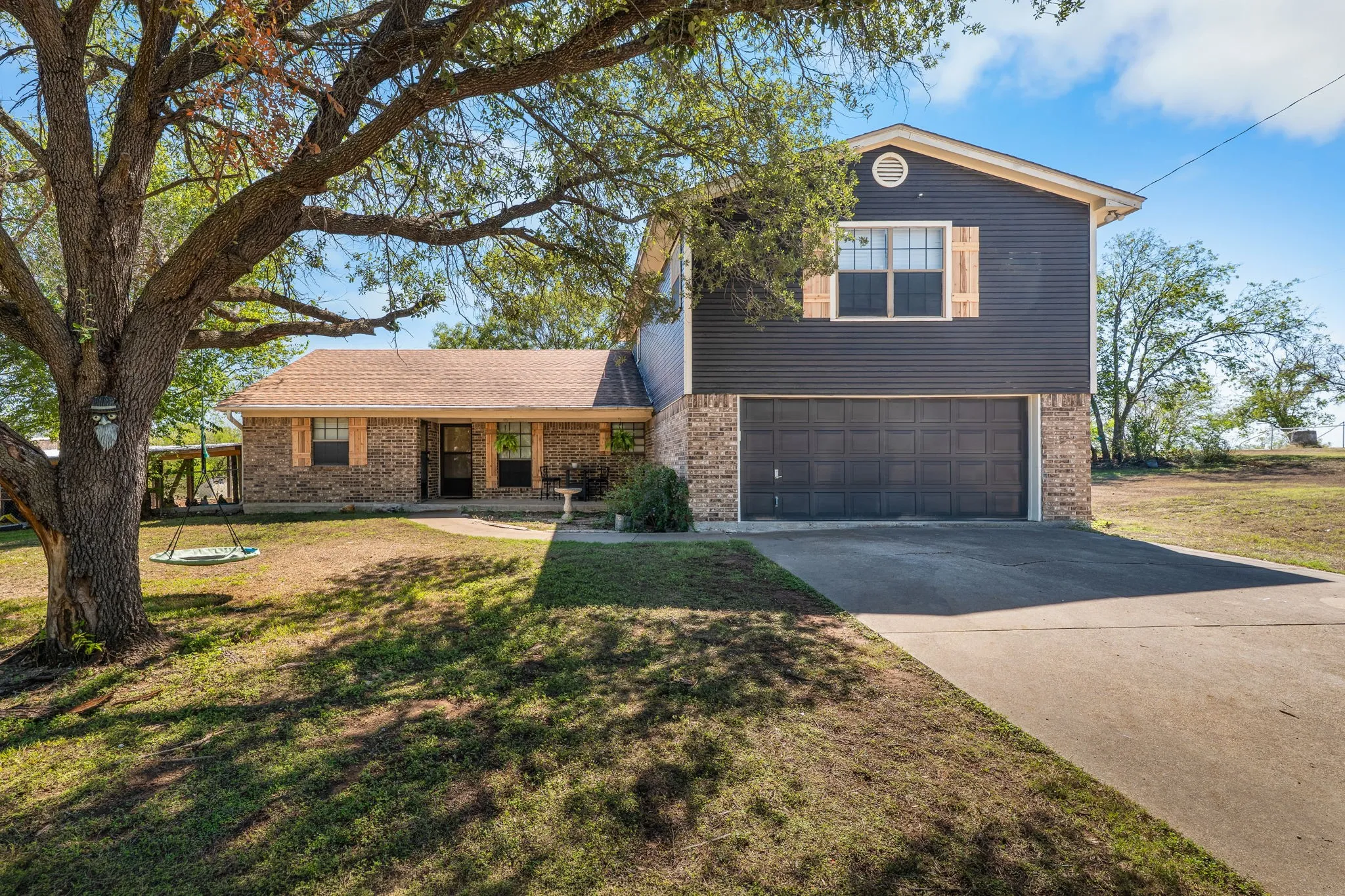 Single Family Residence For Sale in Mc Lennan County , 267 Ish Street, China Spring, Texas 76633, 4 Bedroom, 3 Bathroom, 2 Garage spaces, 2,224 Sqft, built in 1987, mls#21407241, Real Estate Agent in China Spring, Homes For Sale in Mc Lennan county, Homes For Sale in China Spring, Realtor in China Spring Texas, Real Estate Brokerage Independent Realty Texas, Luminita Cordes Realtor