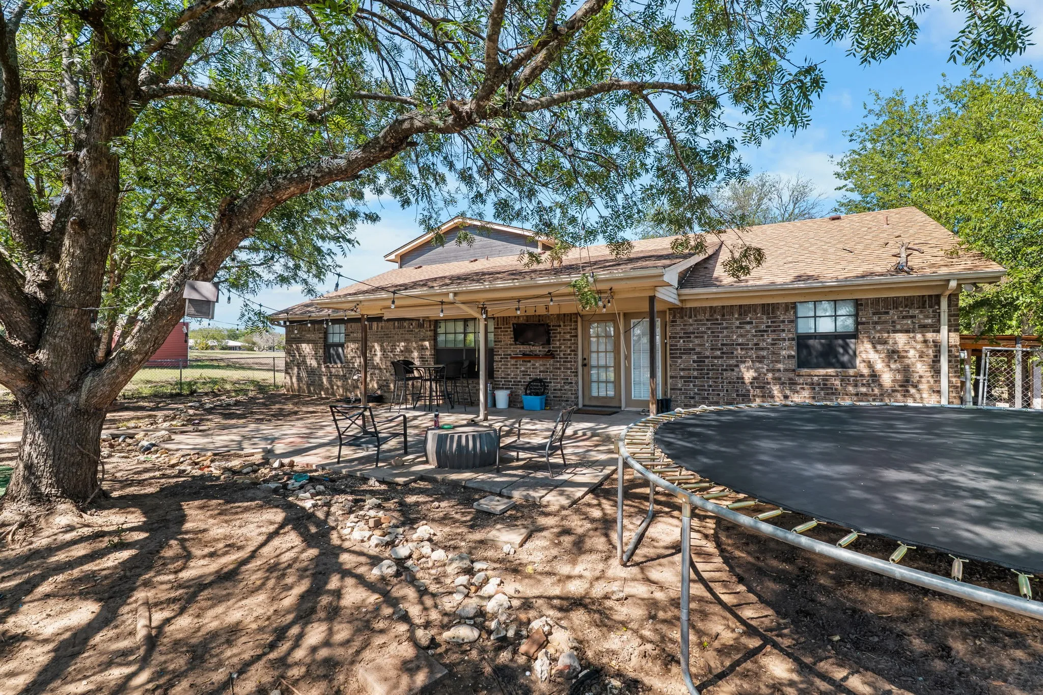 Single Family Residence For Sale in Mc Lennan County , 267 Ish Street, China Spring, Texas 76633, 4 Bedroom, 3 Bathroom, 2 Garage spaces, 2,224 Sqft, built in 1987, mls#21407241, Real Estate Agent in China Spring, Homes For Sale in Mc Lennan county, Homes For Sale in China Spring, Realtor in China Spring Texas, Real Estate Brokerage Independent Realty Texas, Luminita Cordes Realtor